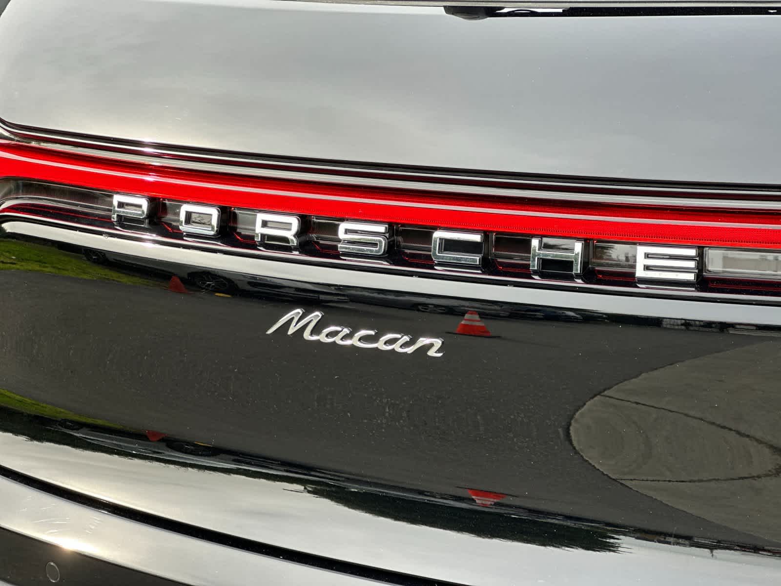 Thumbnail: 2026 Porsche Macan - 31