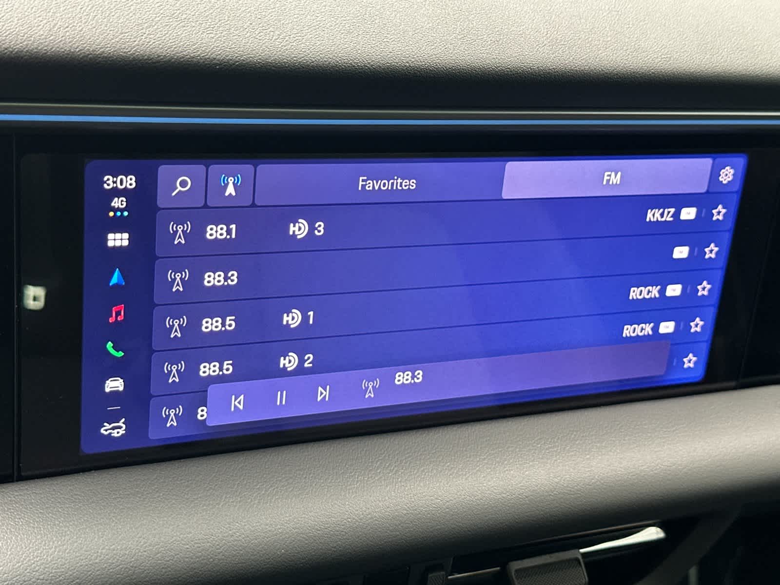 Thumbnail: 2026 Porsche Macan - 20