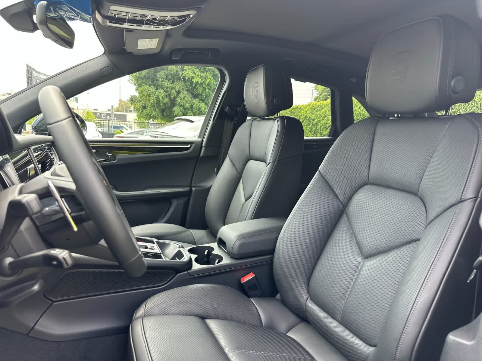 Thumbnail: 2026 Porsche Macan - 5