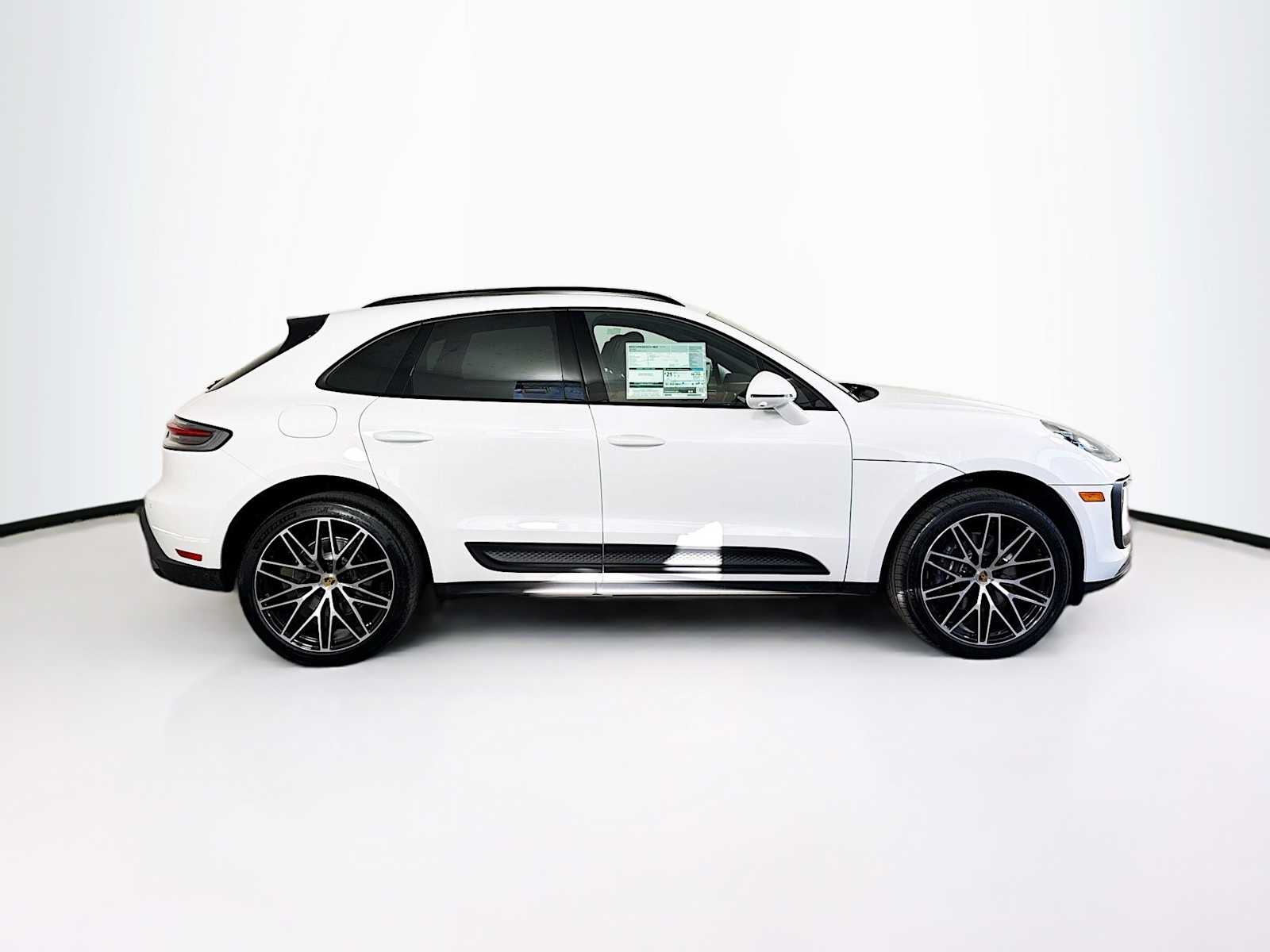 Thumbnail: 2026 Porsche Macan - 8