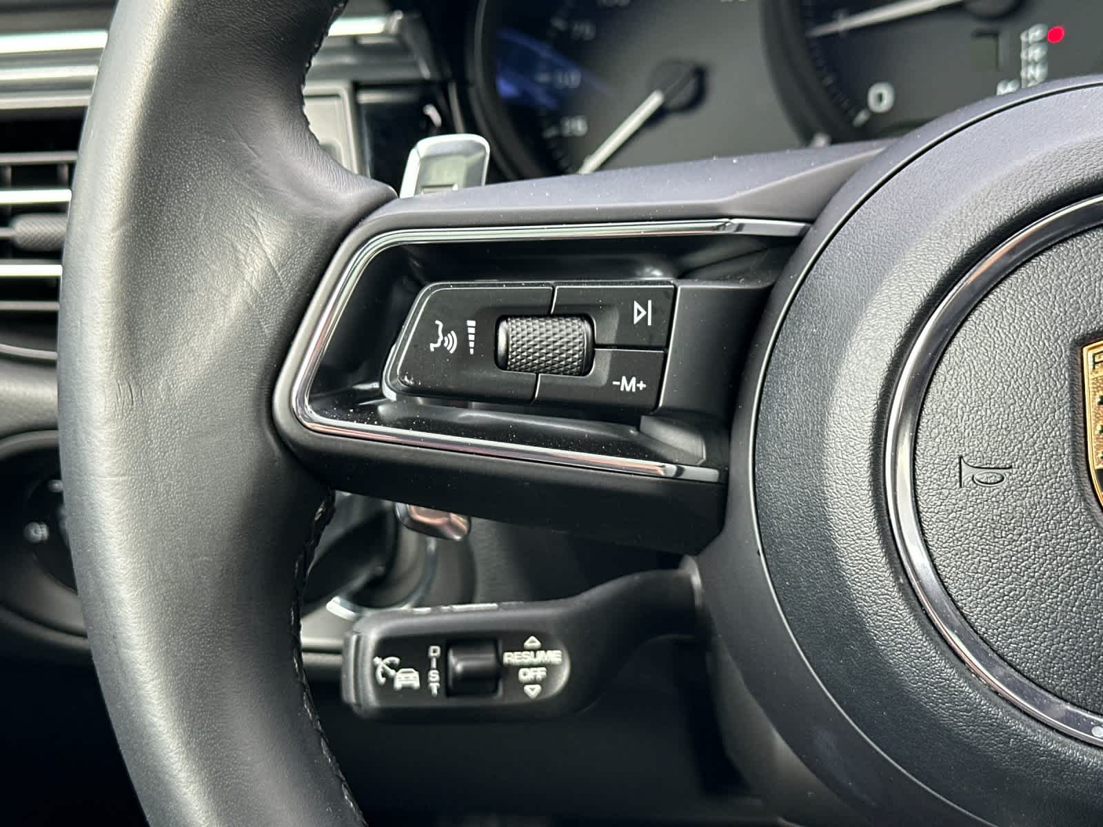 Thumbnail: 2025 Porsche Macan - 27