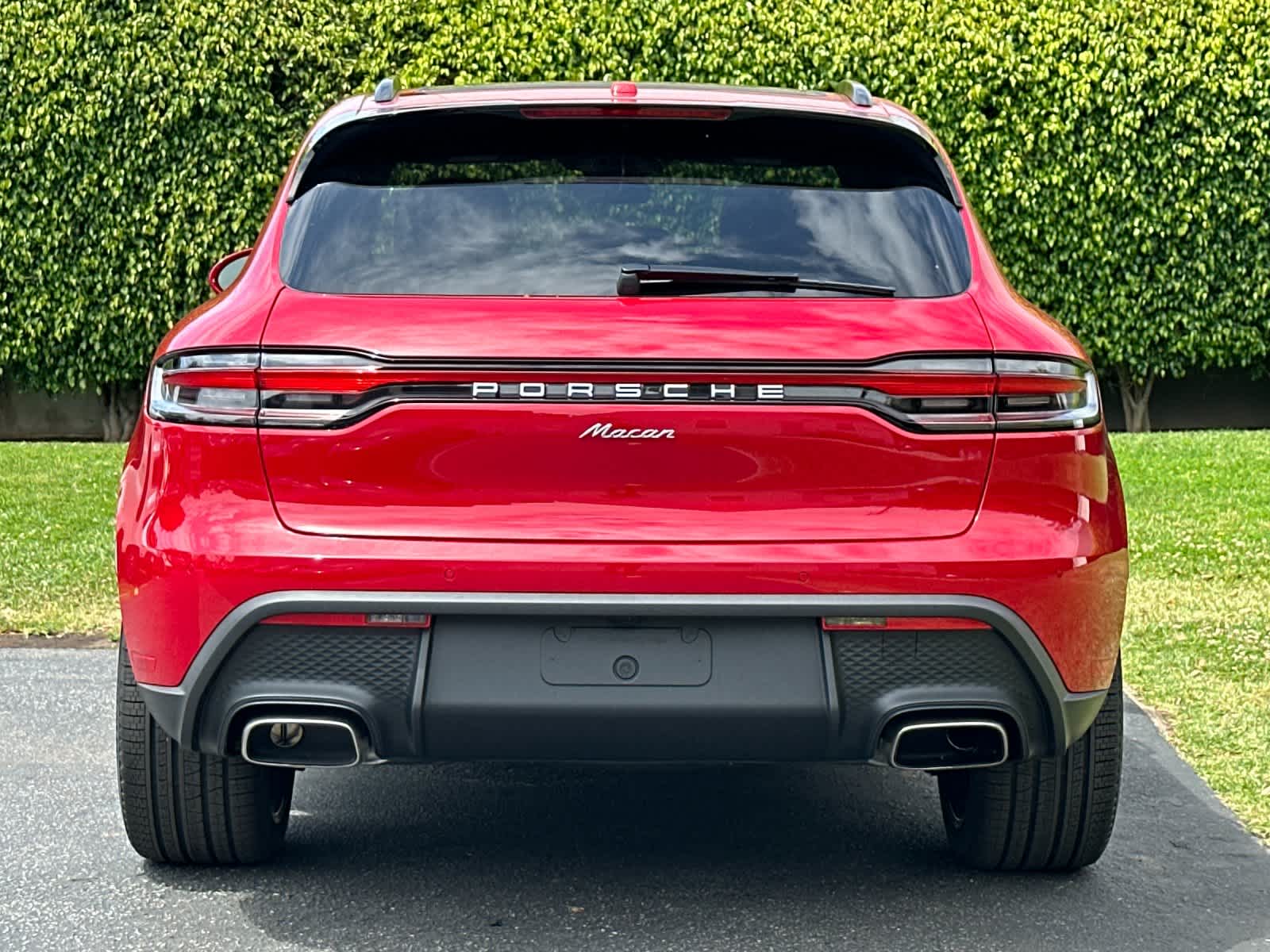 Thumbnail: 2026 Porsche Macan - 7