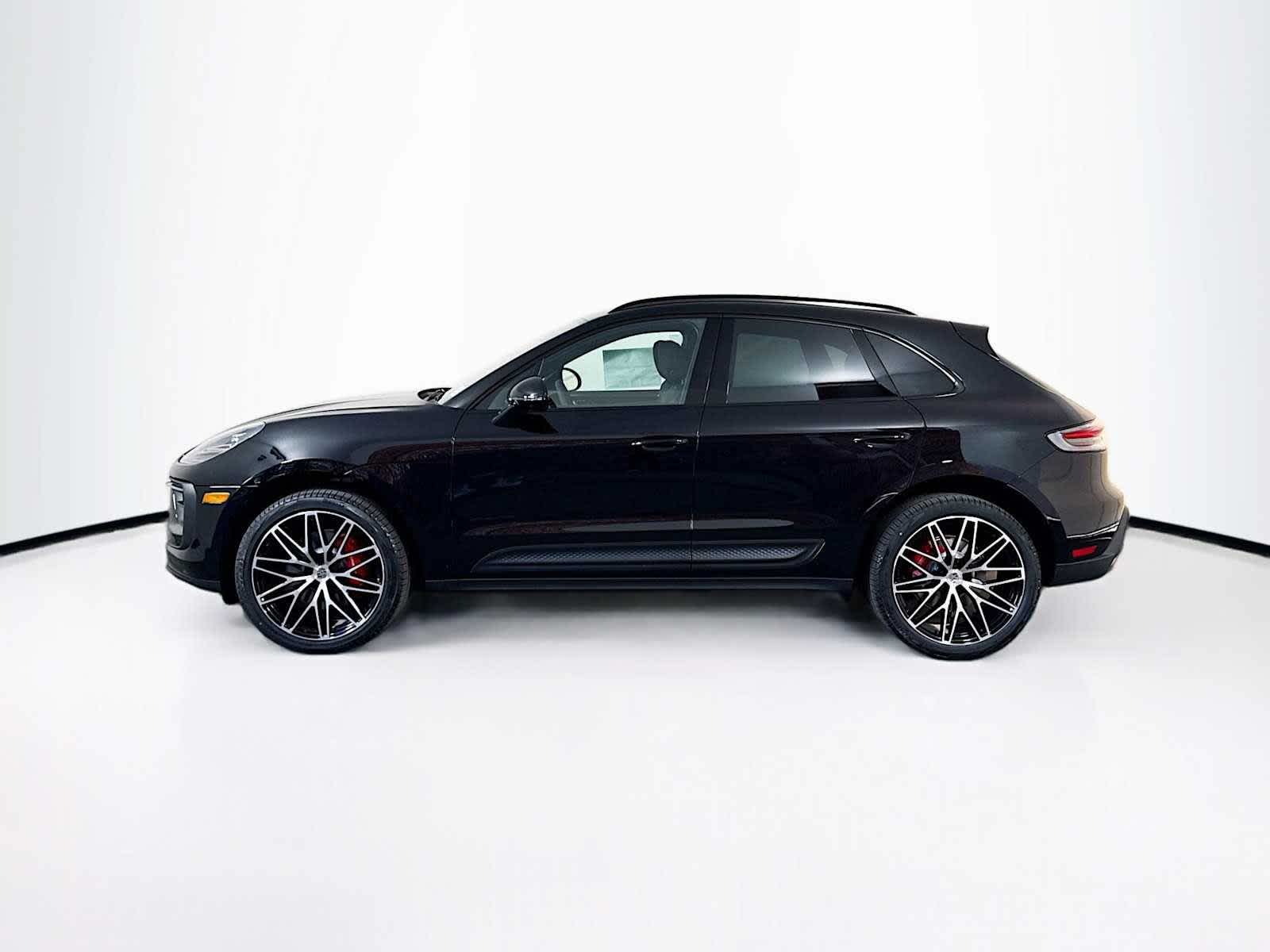 Thumbnail: 2026 Porsche Macan - 2