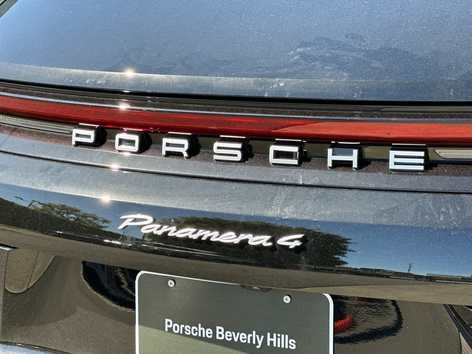 Thumbnail: 2026 Porsche Panamera - 30