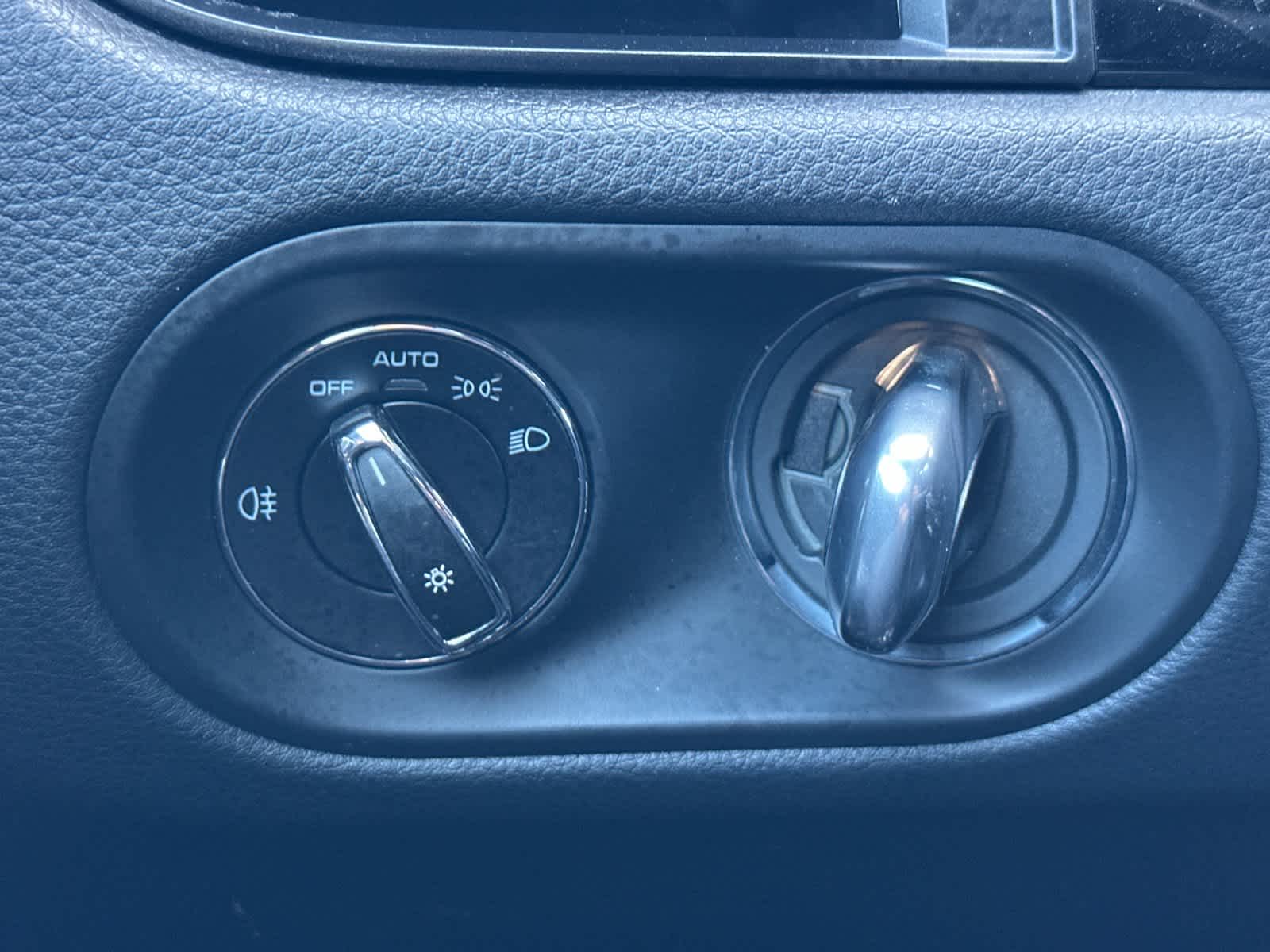 Thumbnail: 2025 Porsche Macan - 29