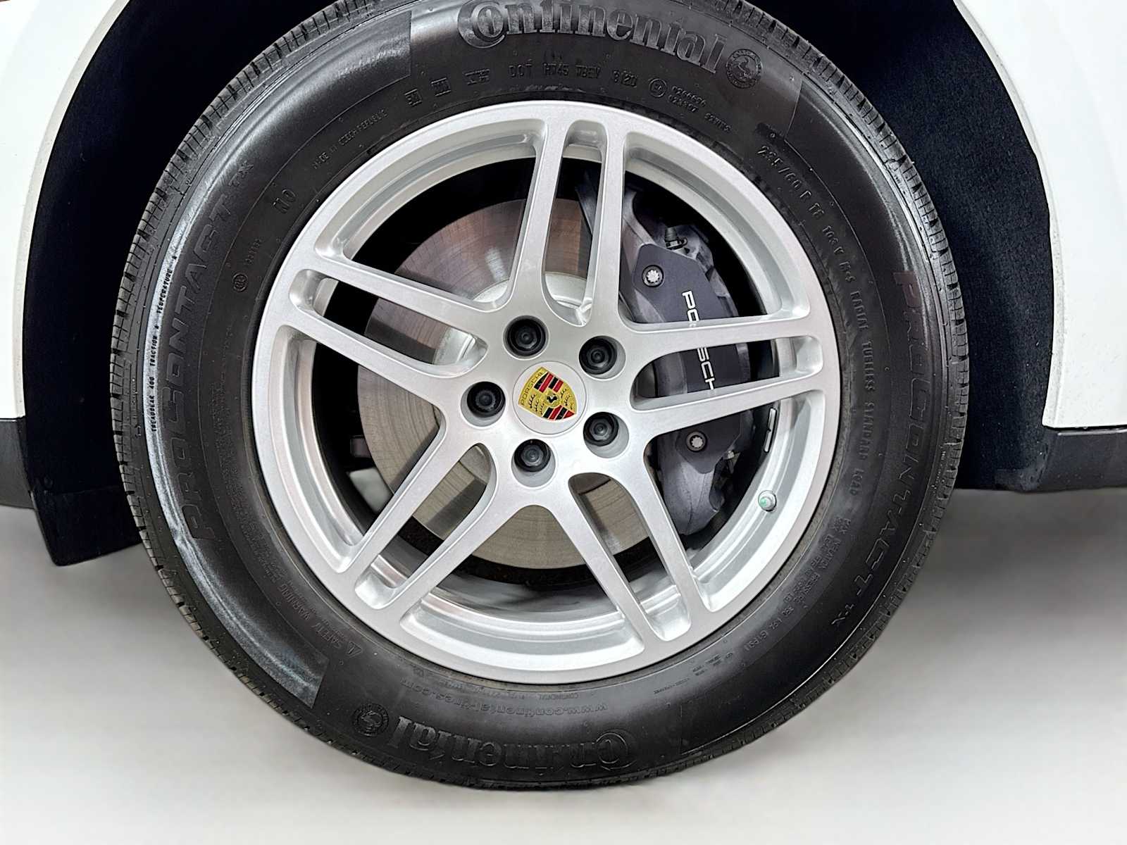 Thumbnail: 2021 Porsche Macan - 25