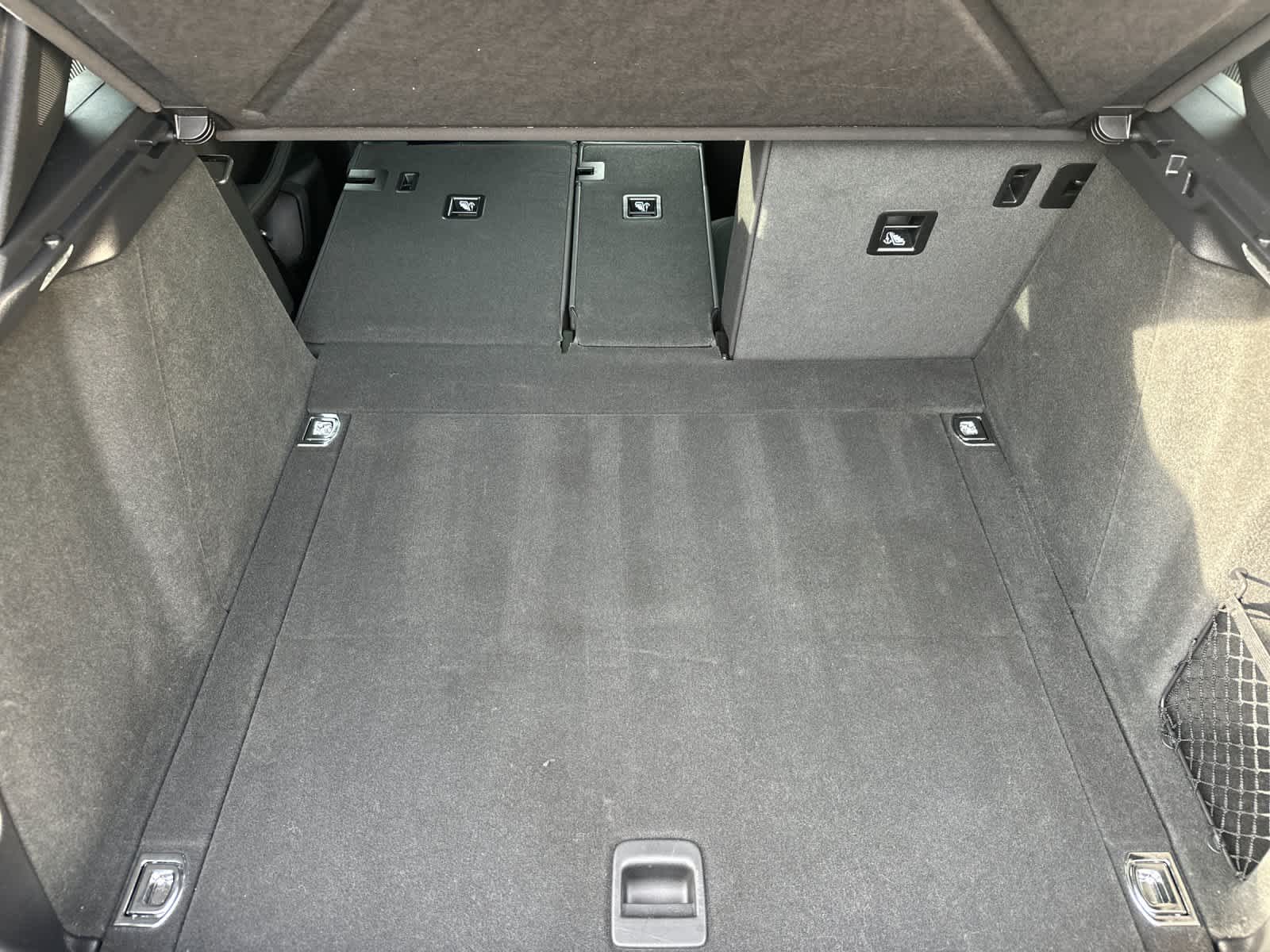 Thumbnail: 2025 Porsche Macan - 16