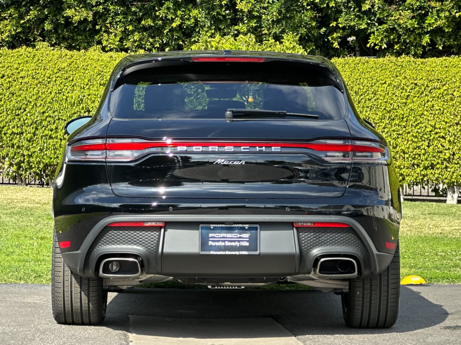 Thumbnail: 2026 Porsche Macan - 7