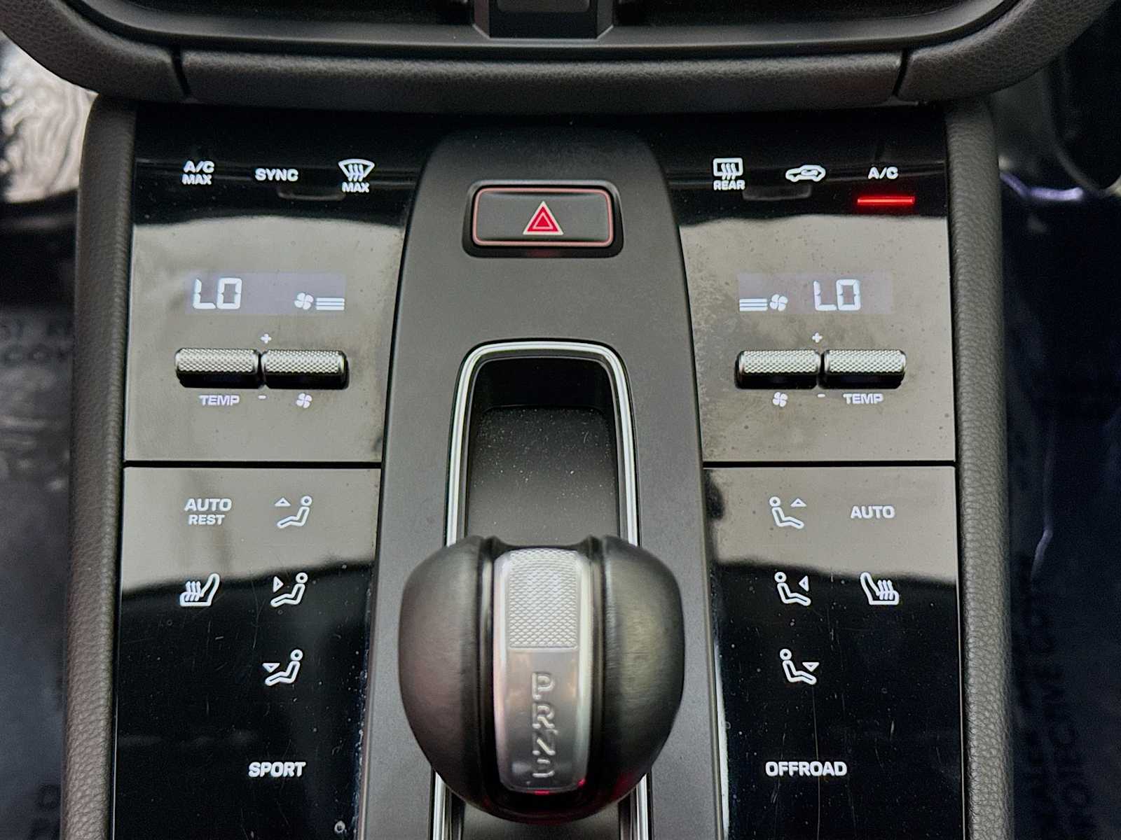 Thumbnail: 2023 Porsche Macan - 13