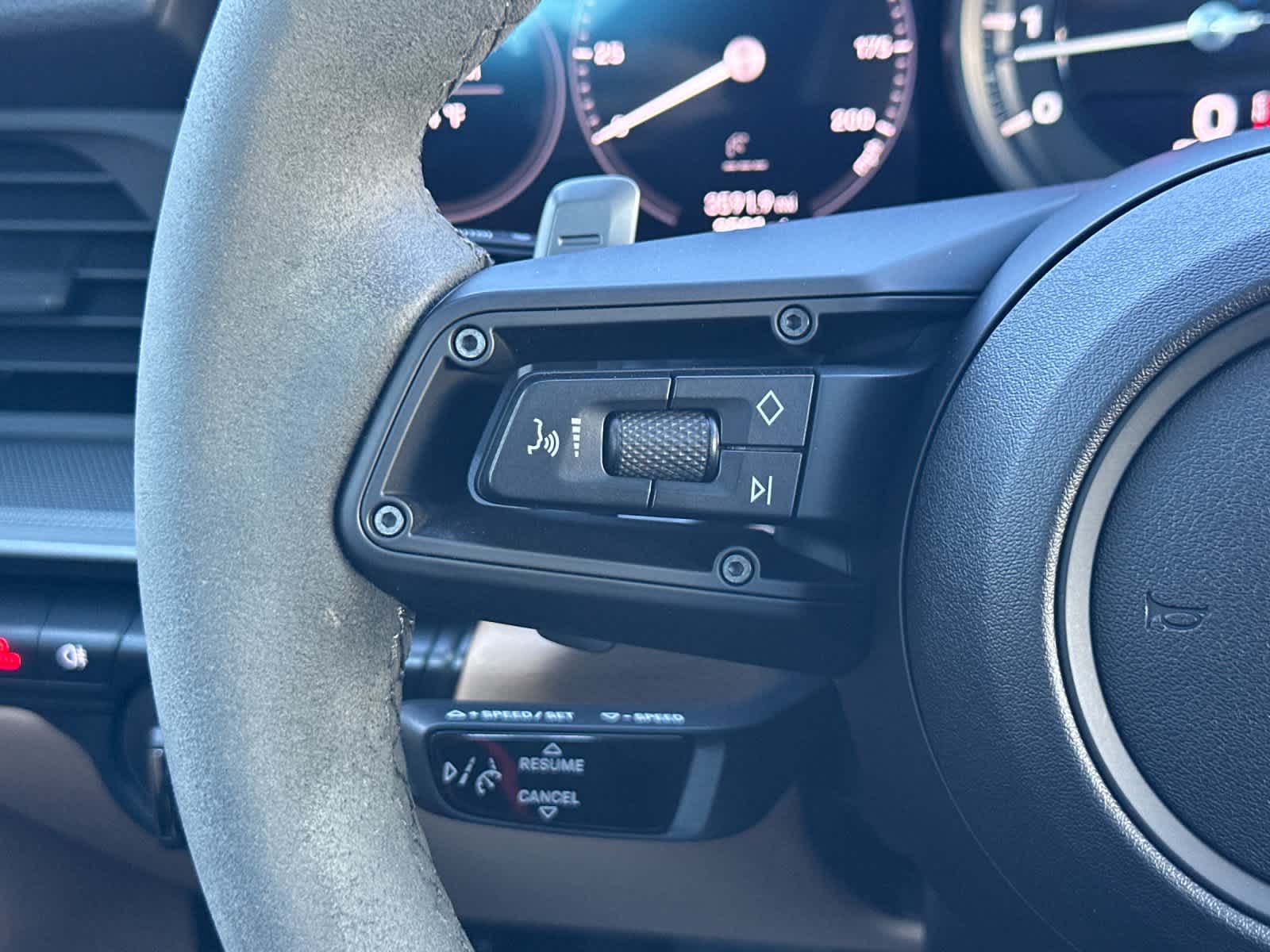 Thumbnail: 2024 Porsche 911 - 23