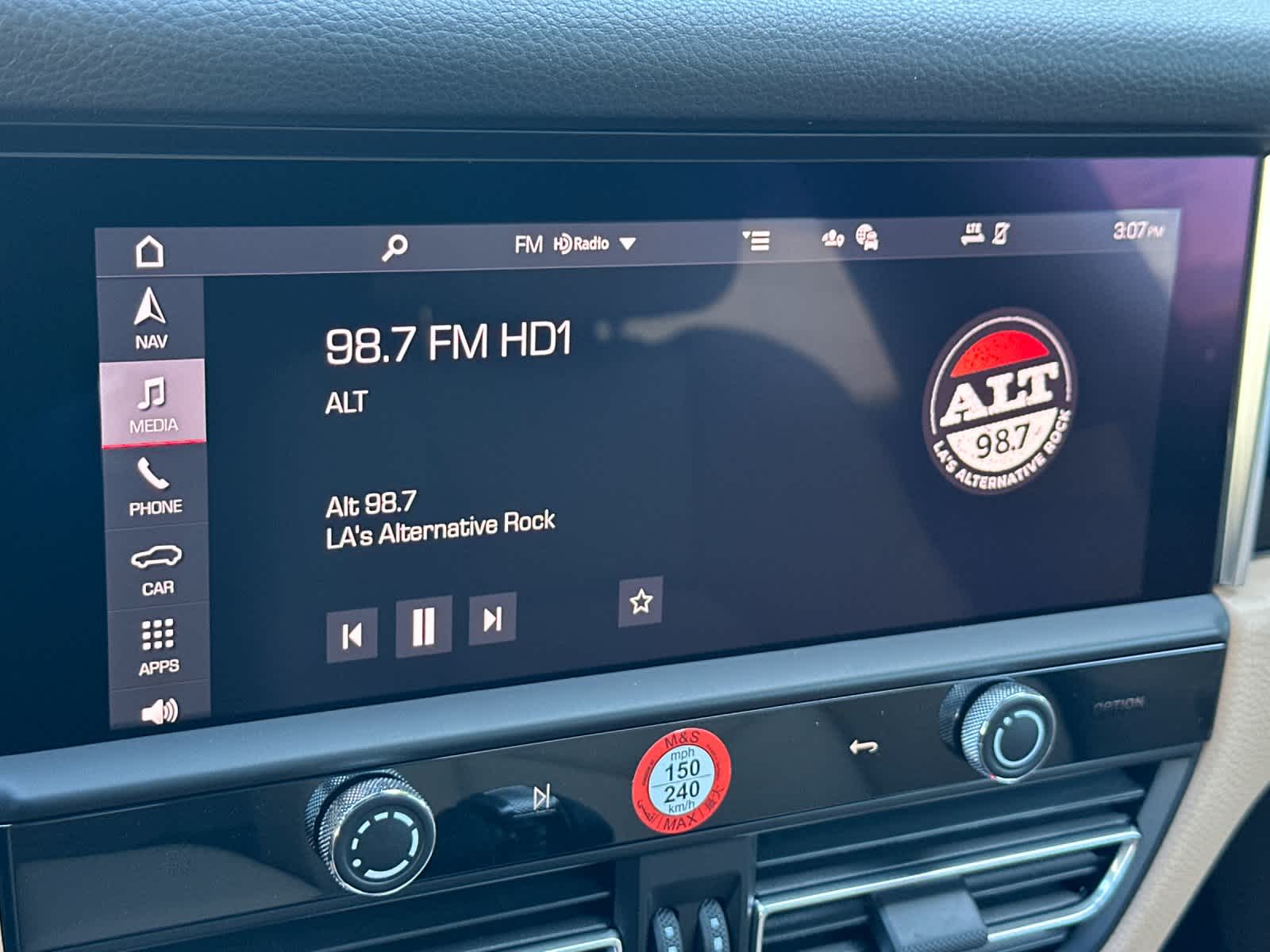 Thumbnail: 2026 Porsche Macan - 20