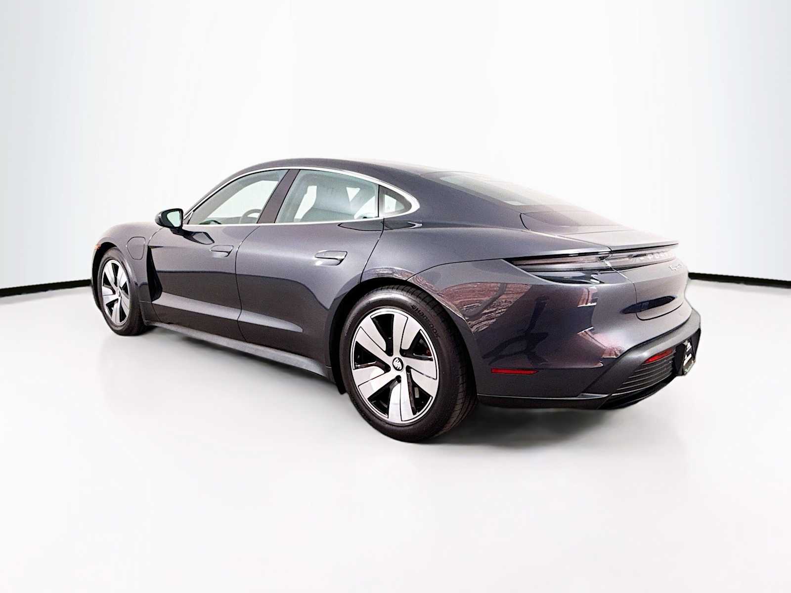 Thumbnail: 2021 Porsche Taycan - 3