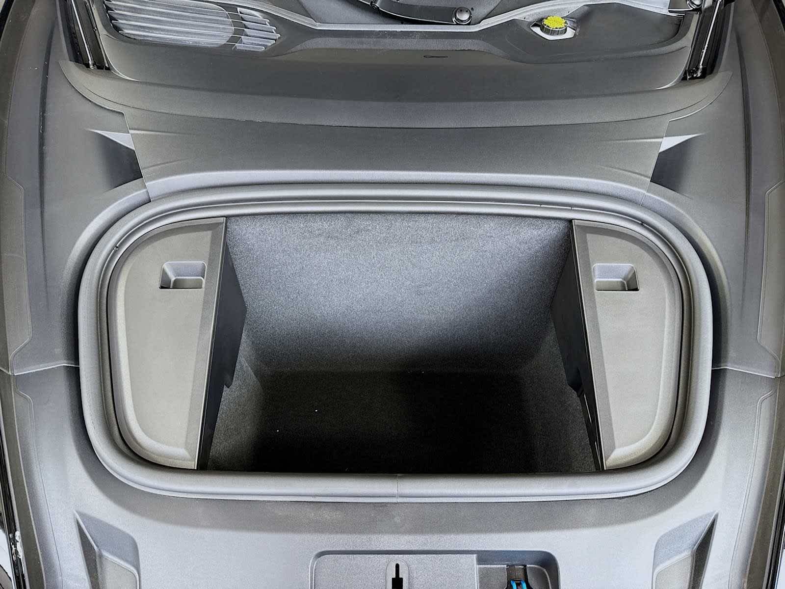 Thumbnail: 2025 Porsche Taycan - 23