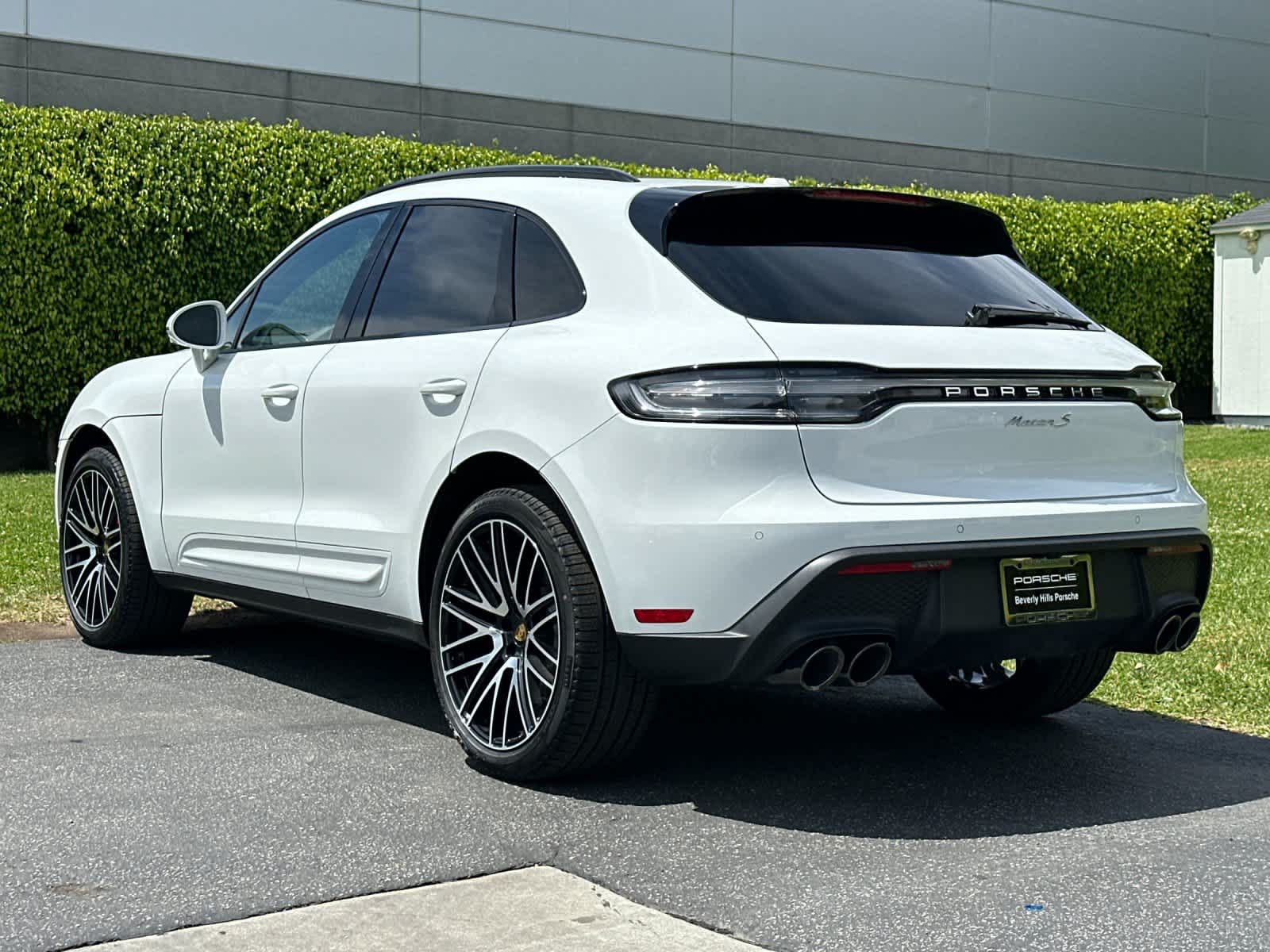 Thumbnail: 2026 Porsche Macan - 3