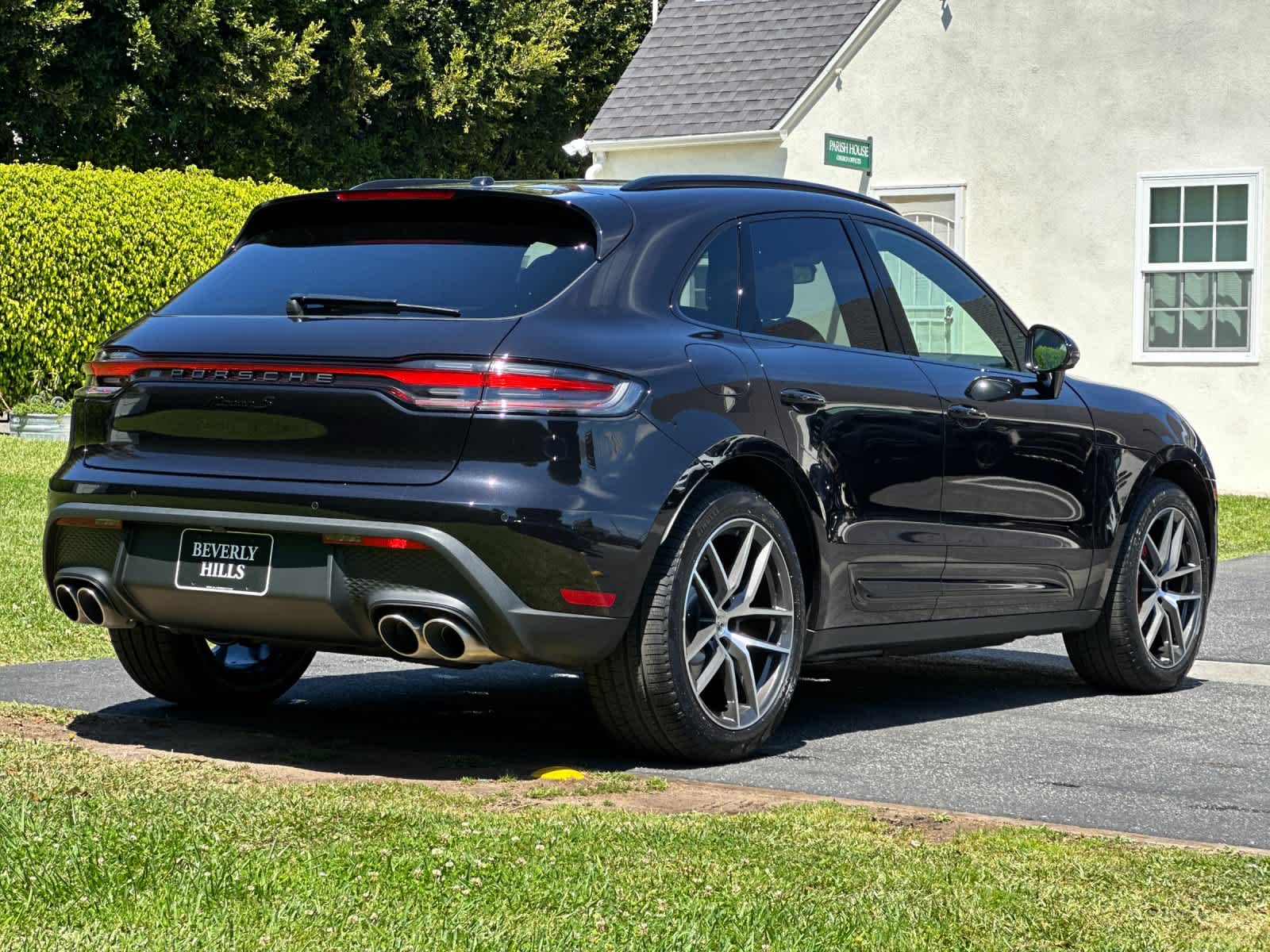 Thumbnail: 2026 Porsche Macan - 8