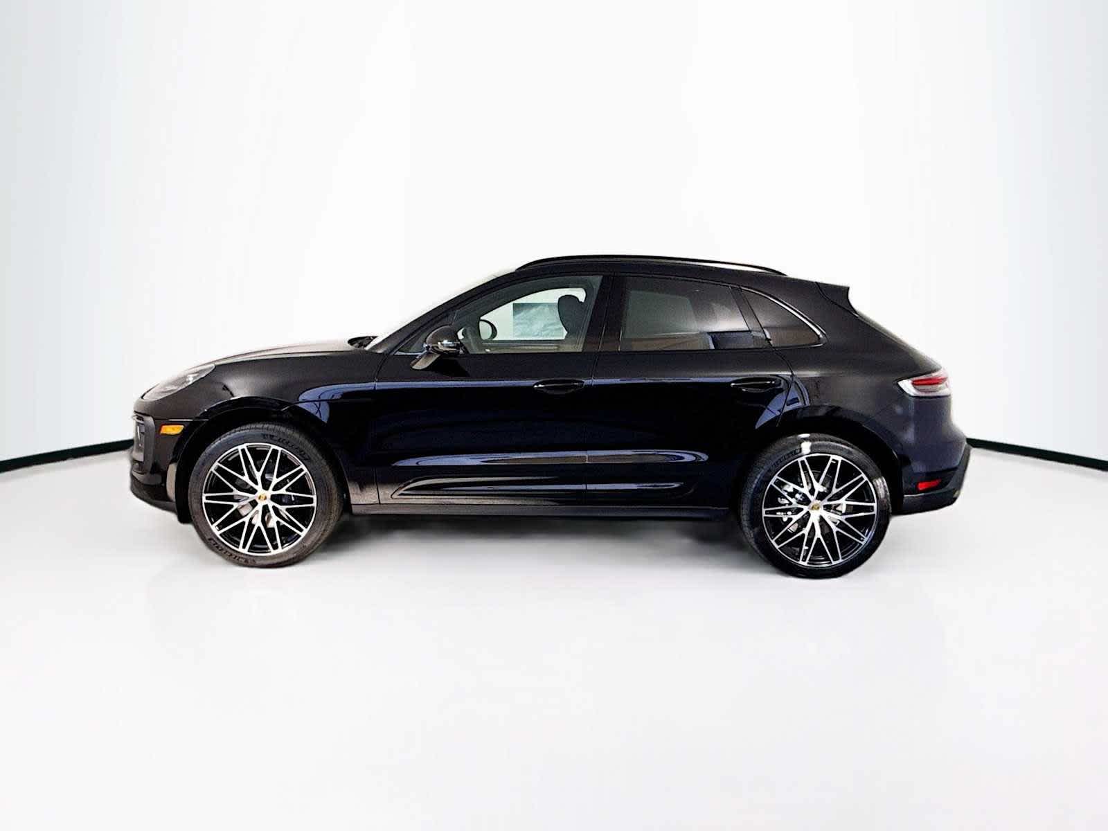 Thumbnail: 2026 Porsche Macan - 2