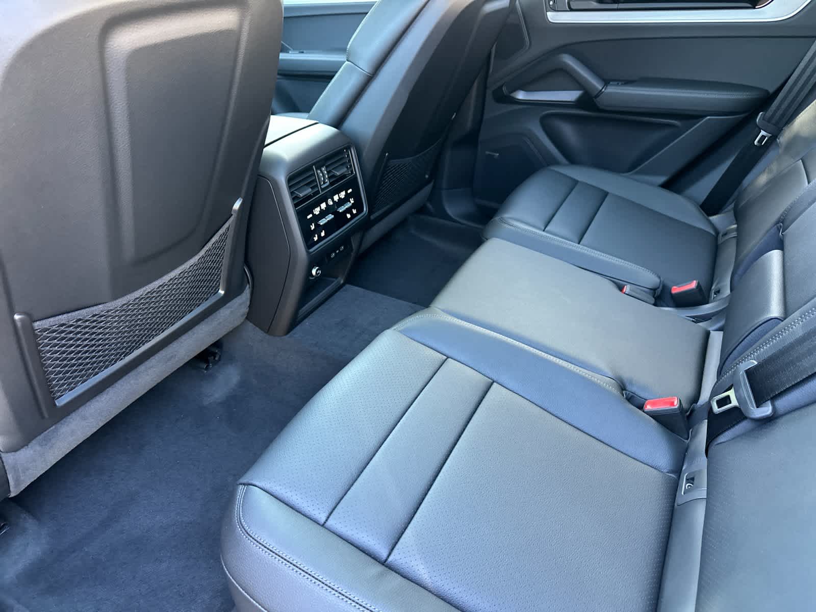 Thumbnail: 2026 Porsche Cayenne - 13