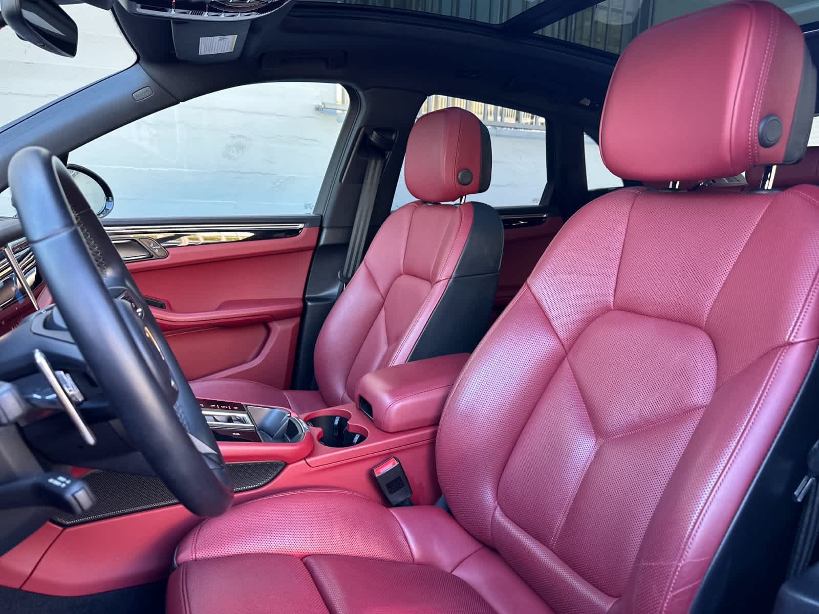 Thumbnail: 2022 Porsche Macan - 5