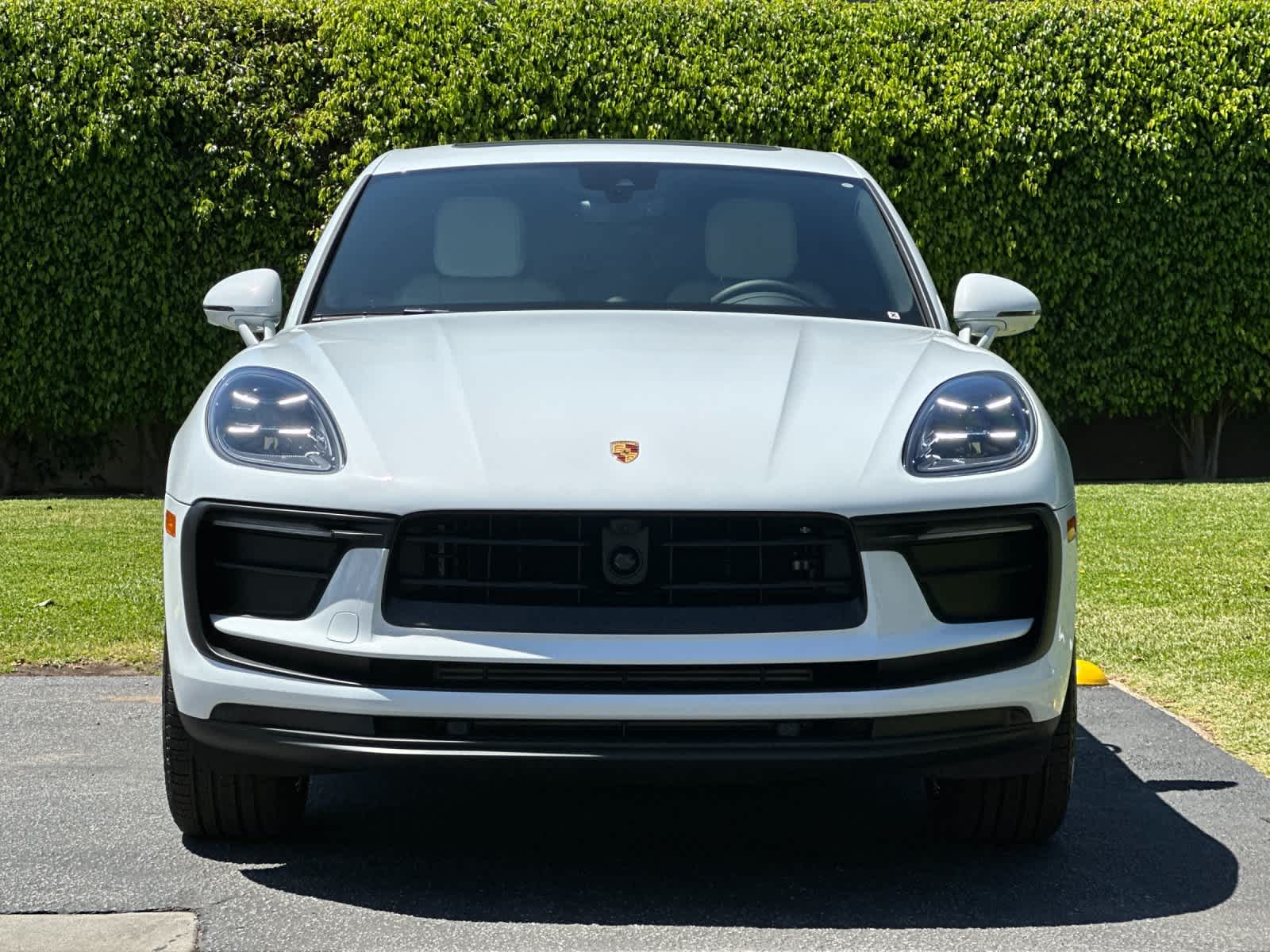 Thumbnail: 2026 Porsche Macan - 11