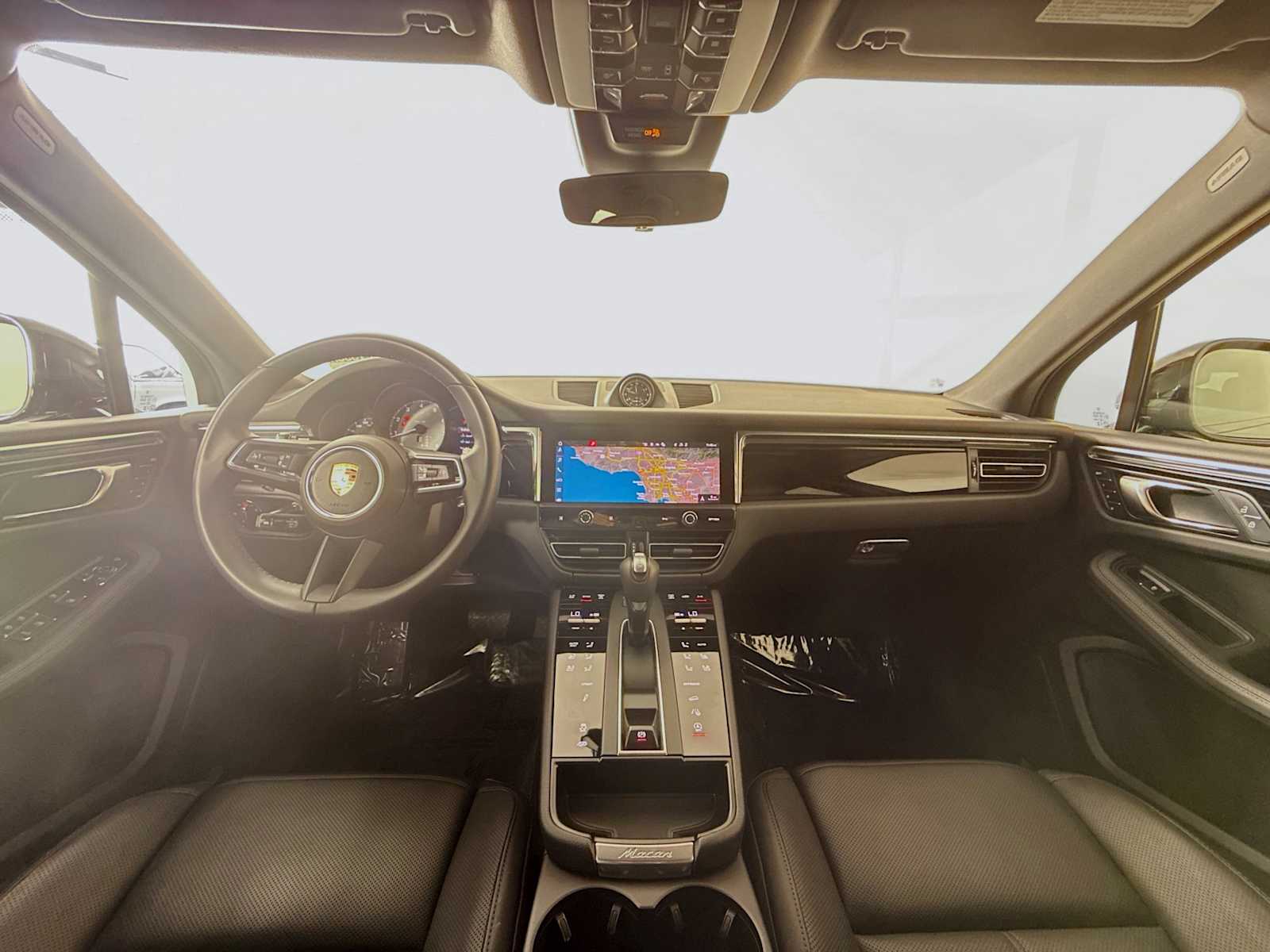 Thumbnail: 2025 Porsche Macan - 27