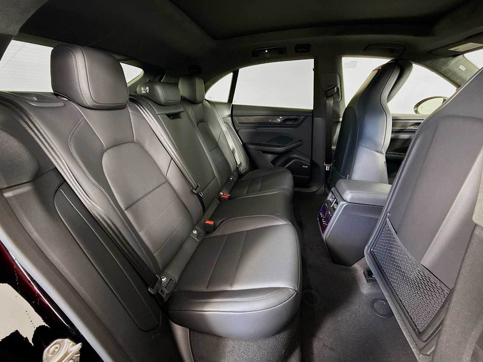 Thumbnail: 2025 Porsche Macan - 14