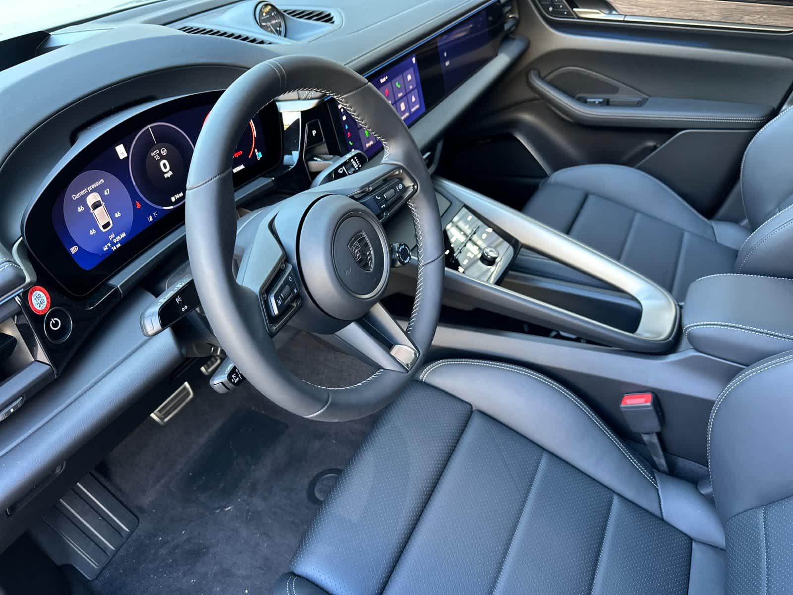 Thumbnail: 2025 Porsche Macan - 4