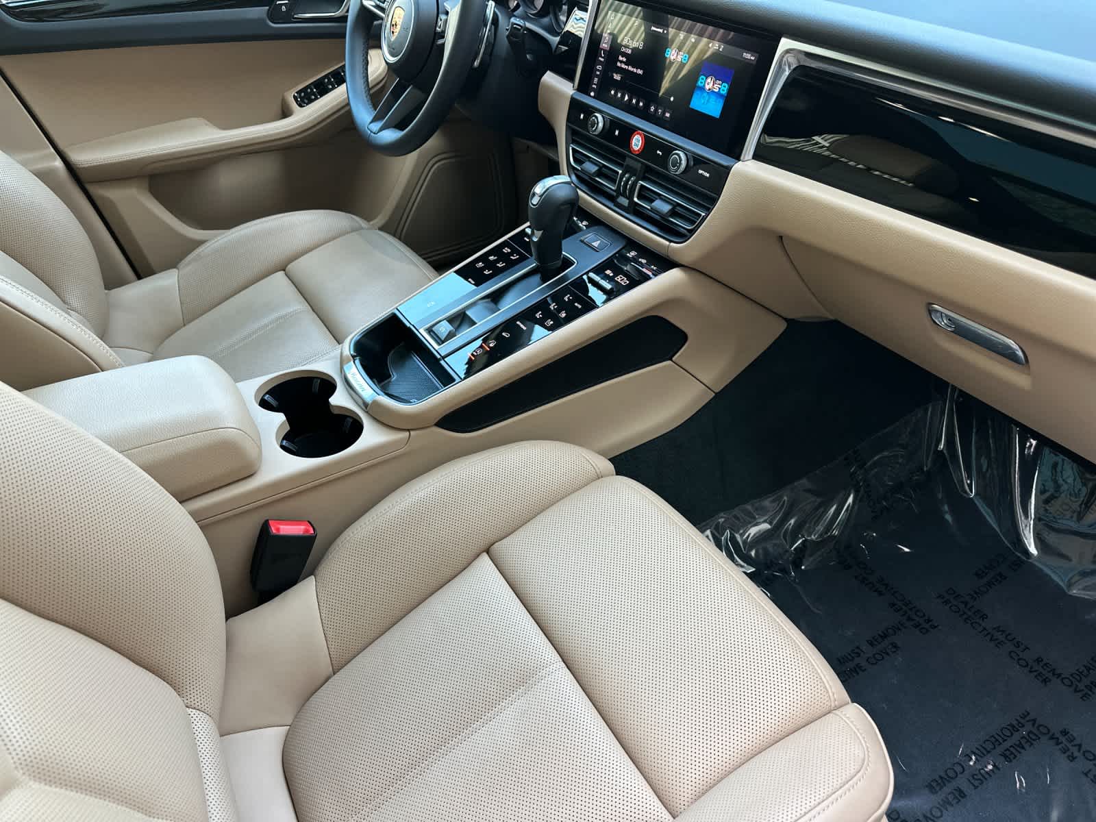 Thumbnail: 2025 Porsche Macan - 17