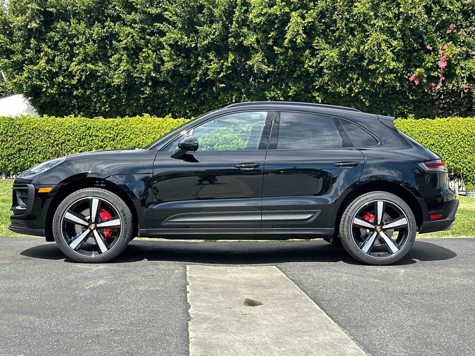 Thumbnail: 2026 Porsche Macan - 2