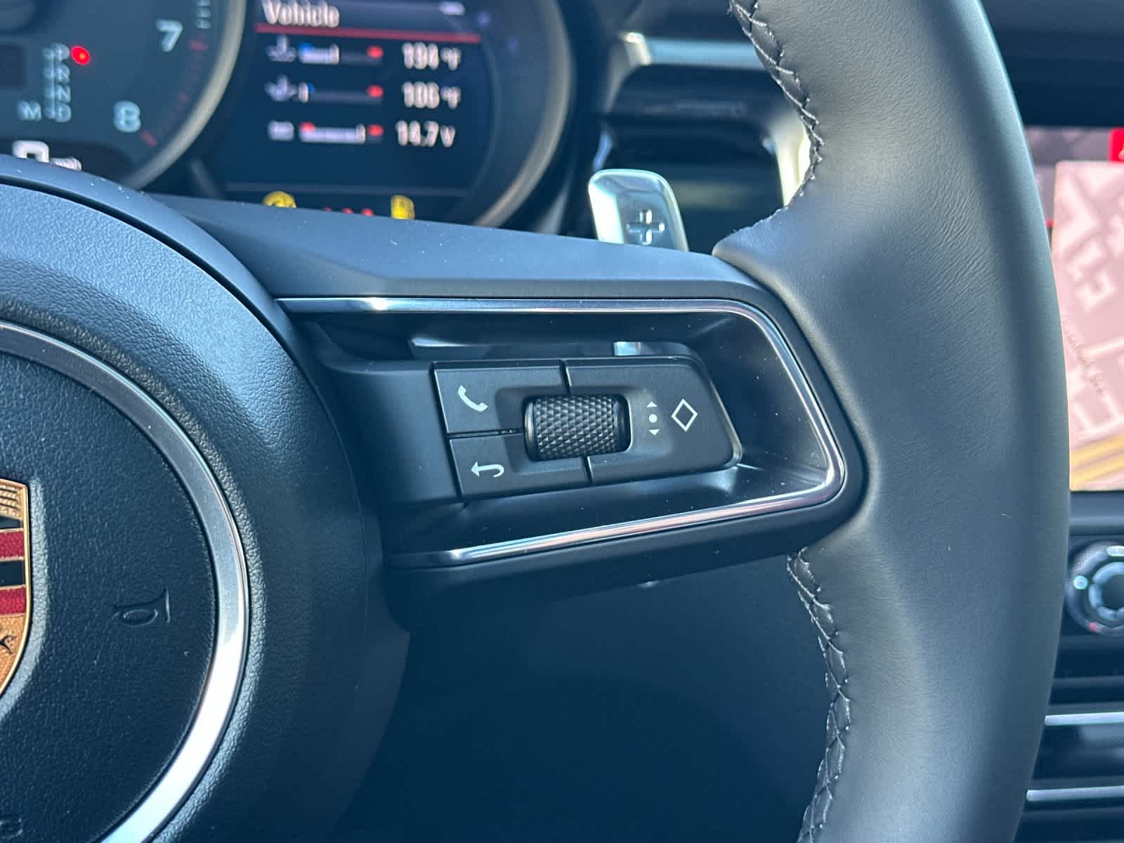 Thumbnail: 2026 Porsche Macan - 27