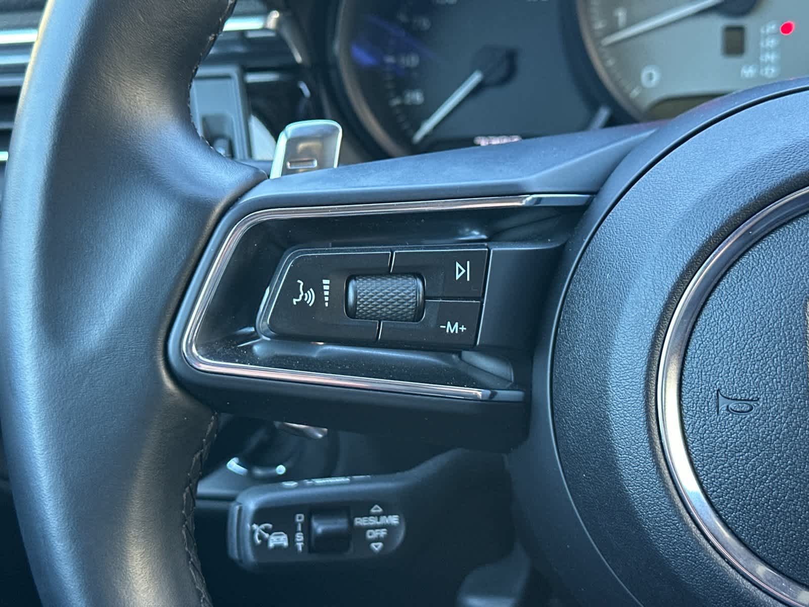 Thumbnail: 2025 Porsche Macan - 26