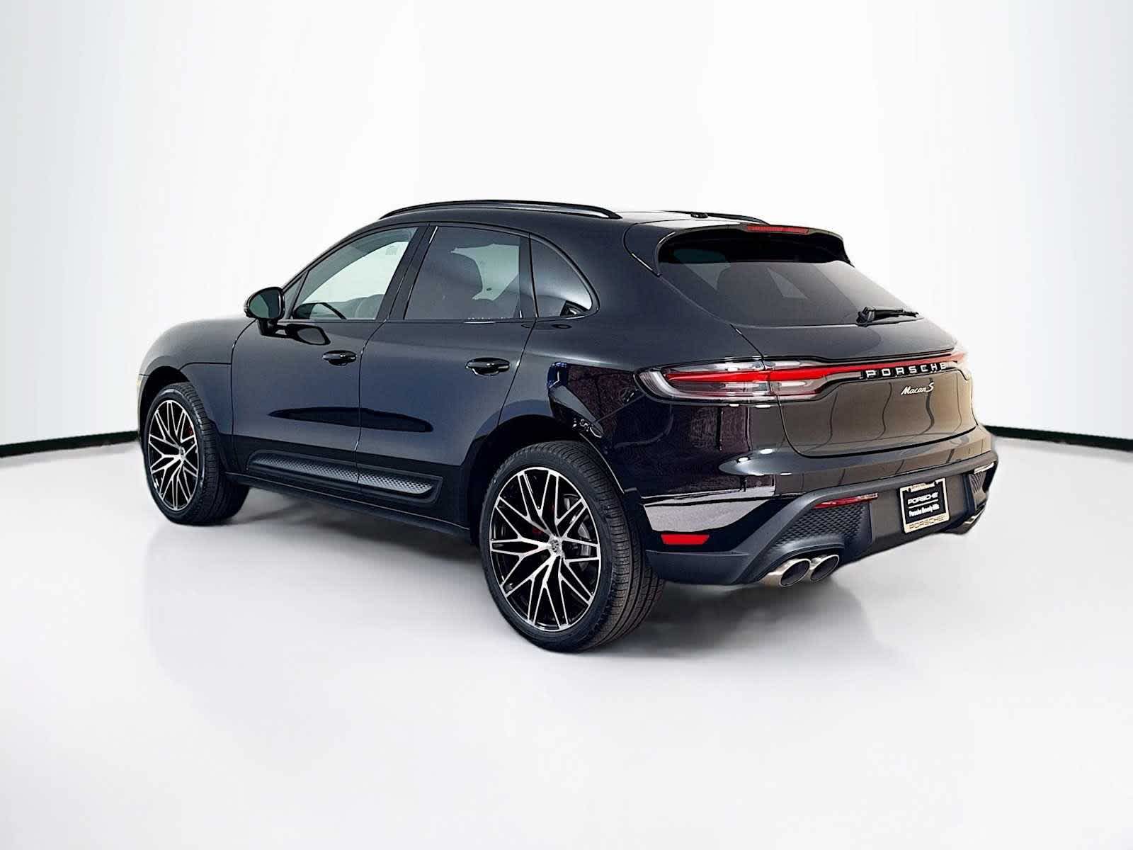 Thumbnail: 2026 Porsche Macan - 3