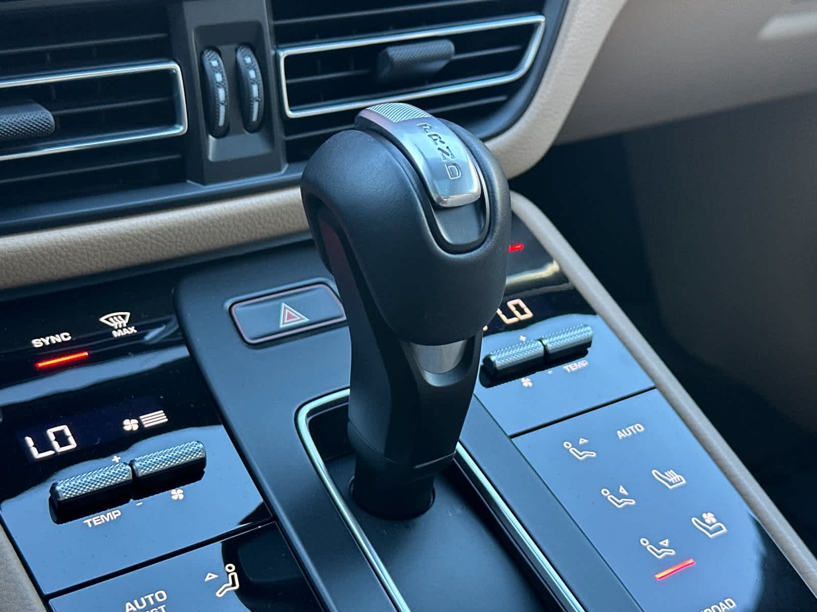 Thumbnail: 2025 Porsche Macan - 24