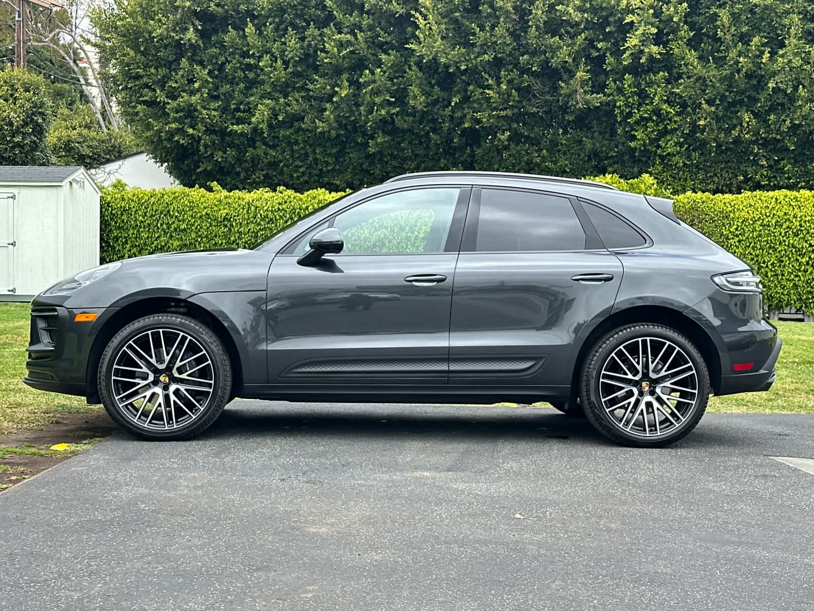 Thumbnail: 2026 Porsche Macan - 2