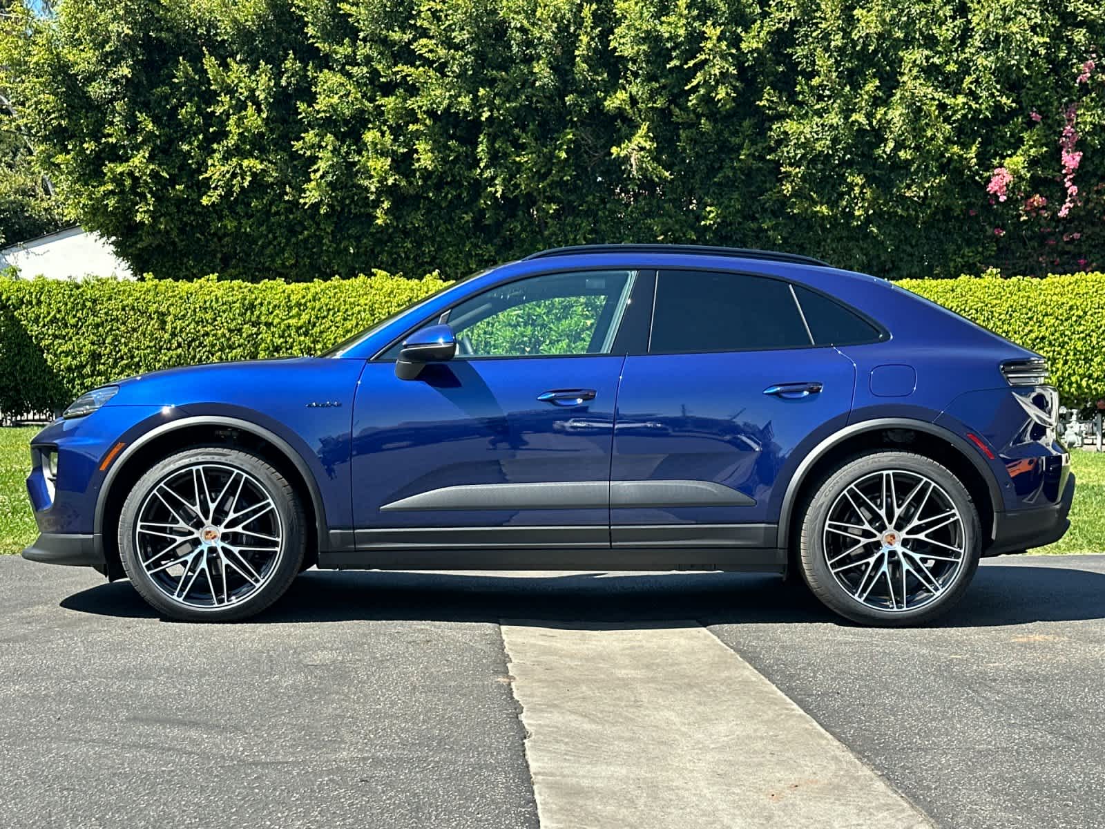 Thumbnail: 2026 Porsche Macan - 2