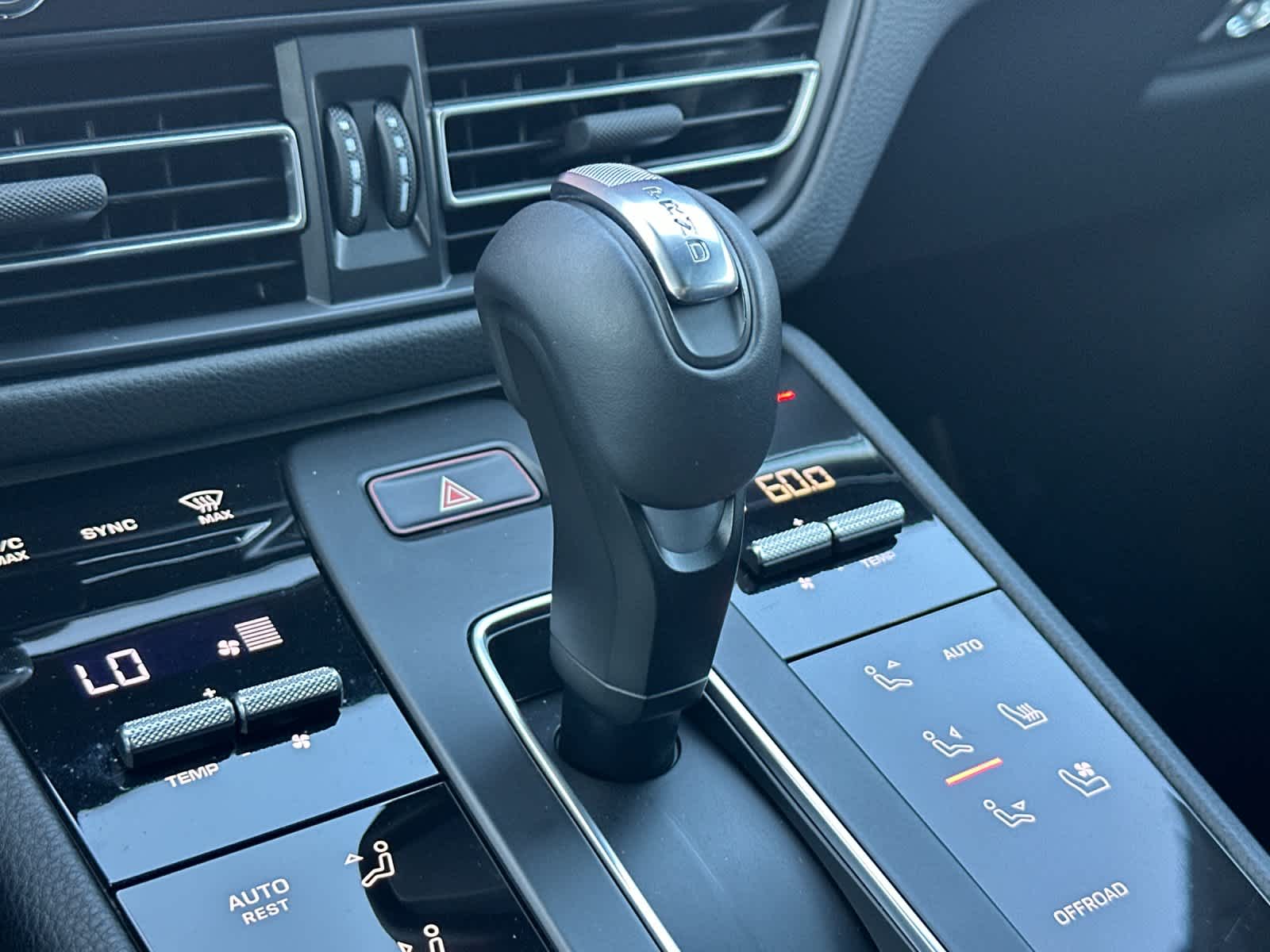 Thumbnail: 2025 Porsche Macan - 23