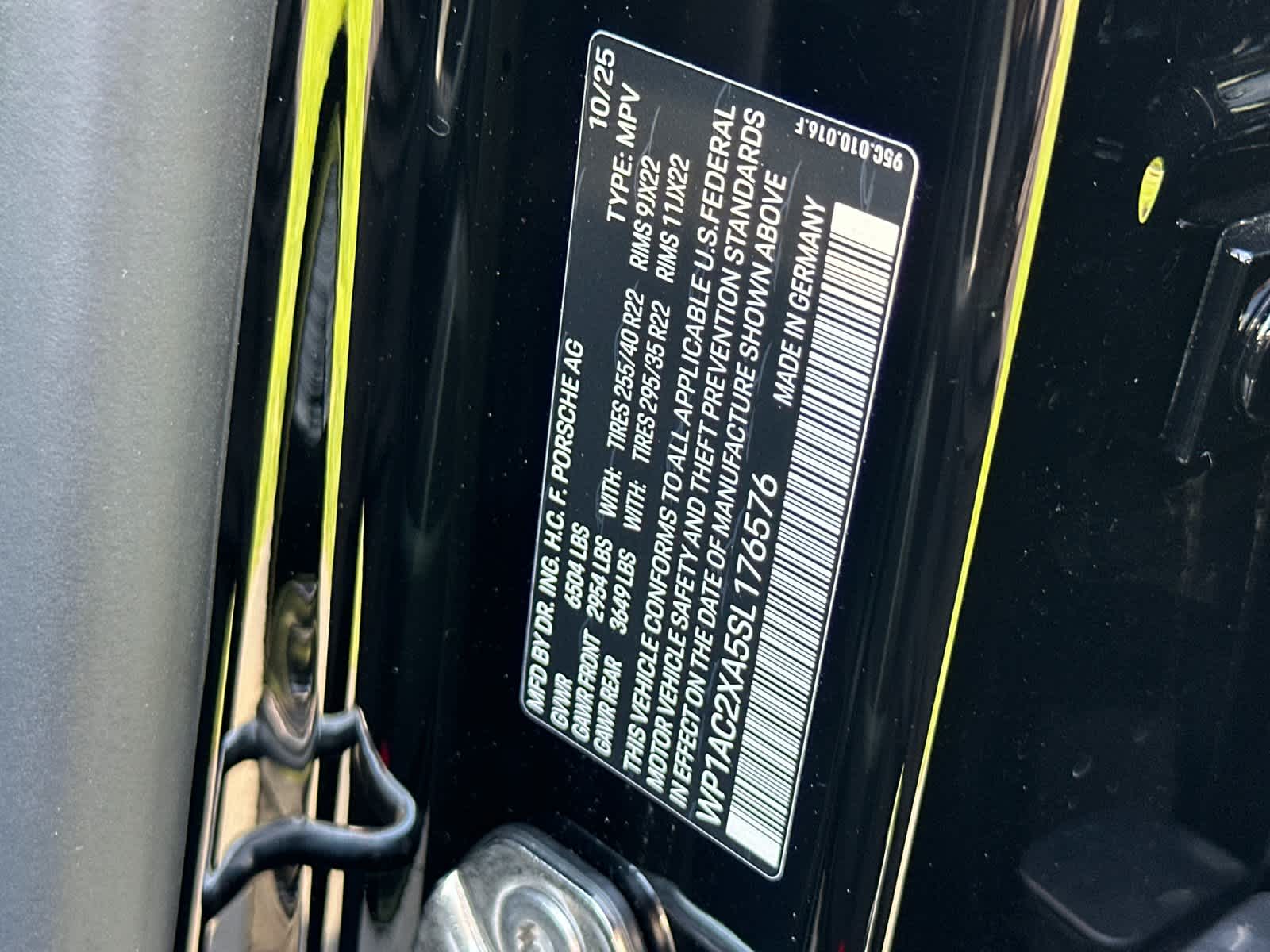 Thumbnail: 2025 Porsche Macan - 34