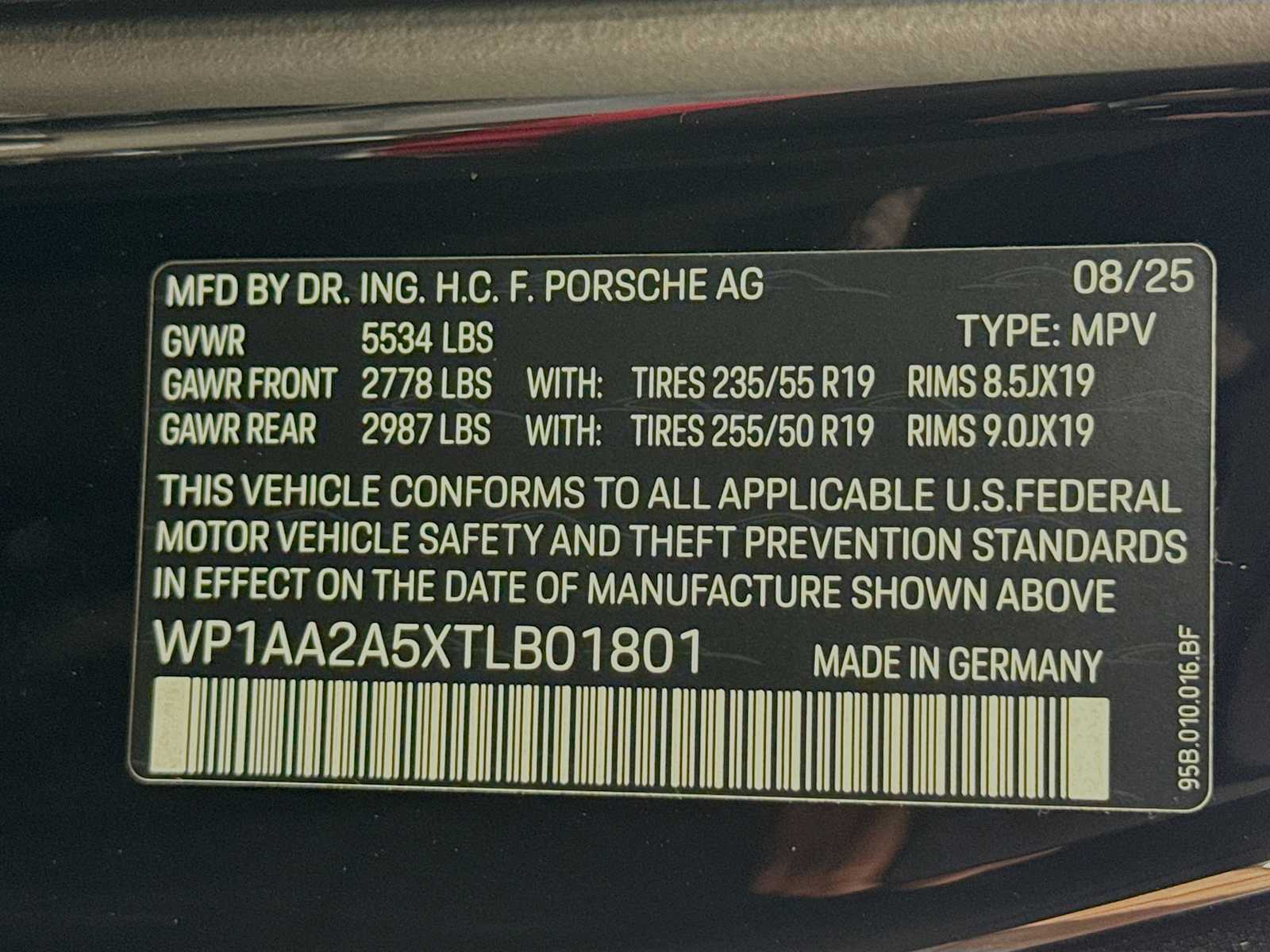 Thumbnail: 2026 Porsche Macan - 25