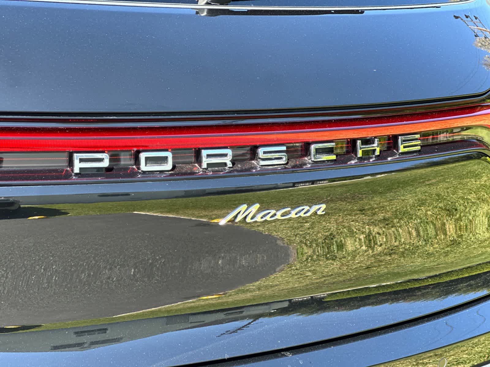 Thumbnail: 2025 Porsche Macan - 30