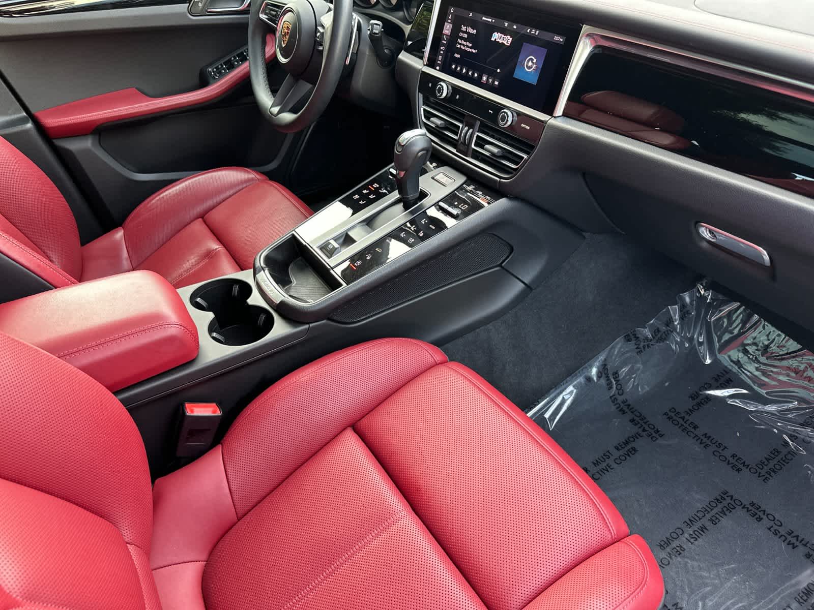 Thumbnail: 2025 Porsche Macan - 17