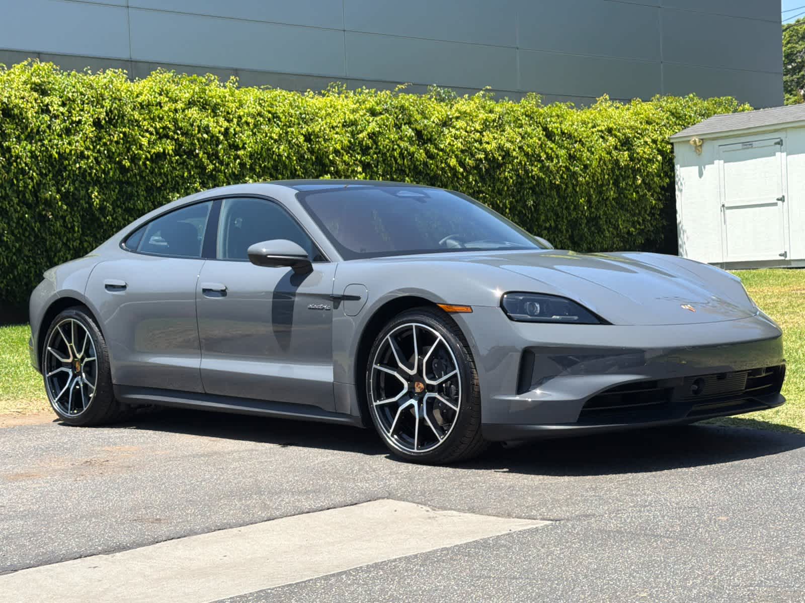 ヨッシー　ソウルシルバー New 2026 Porsche Taycan Sedan 4 Slate Gray Neo For Sale | Medford