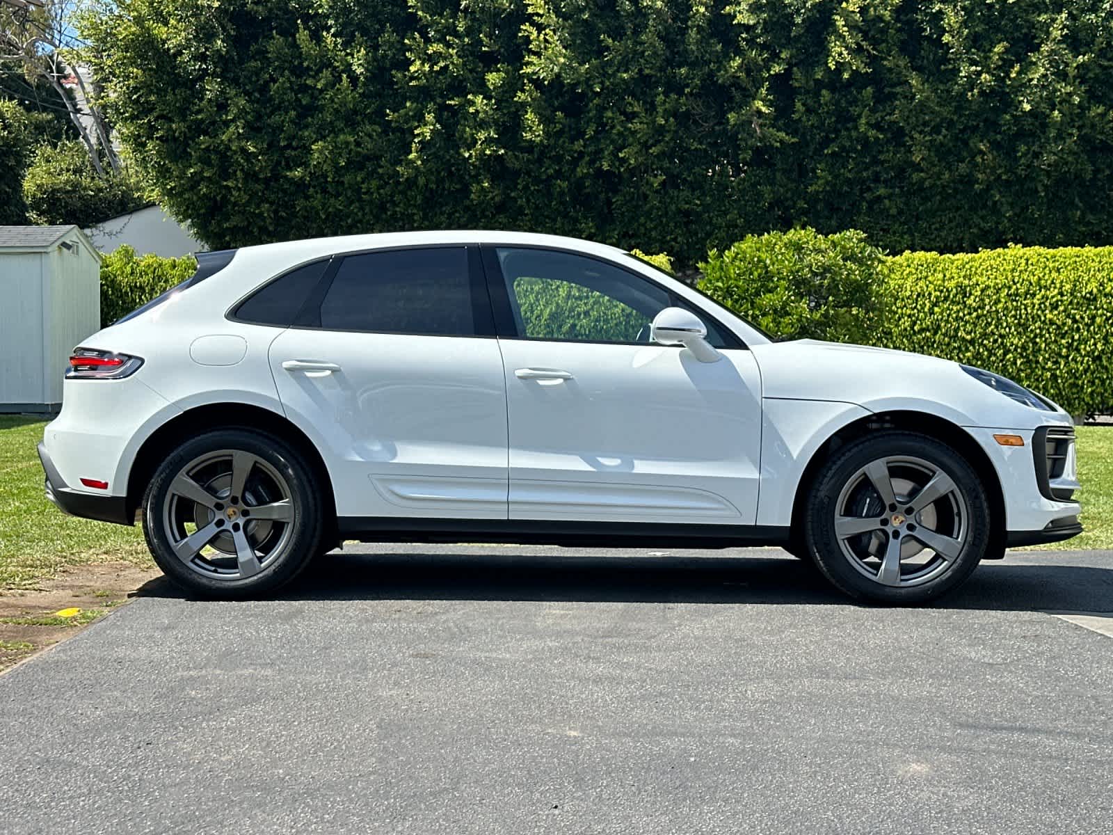 Thumbnail: 2026 Porsche Macan - 9