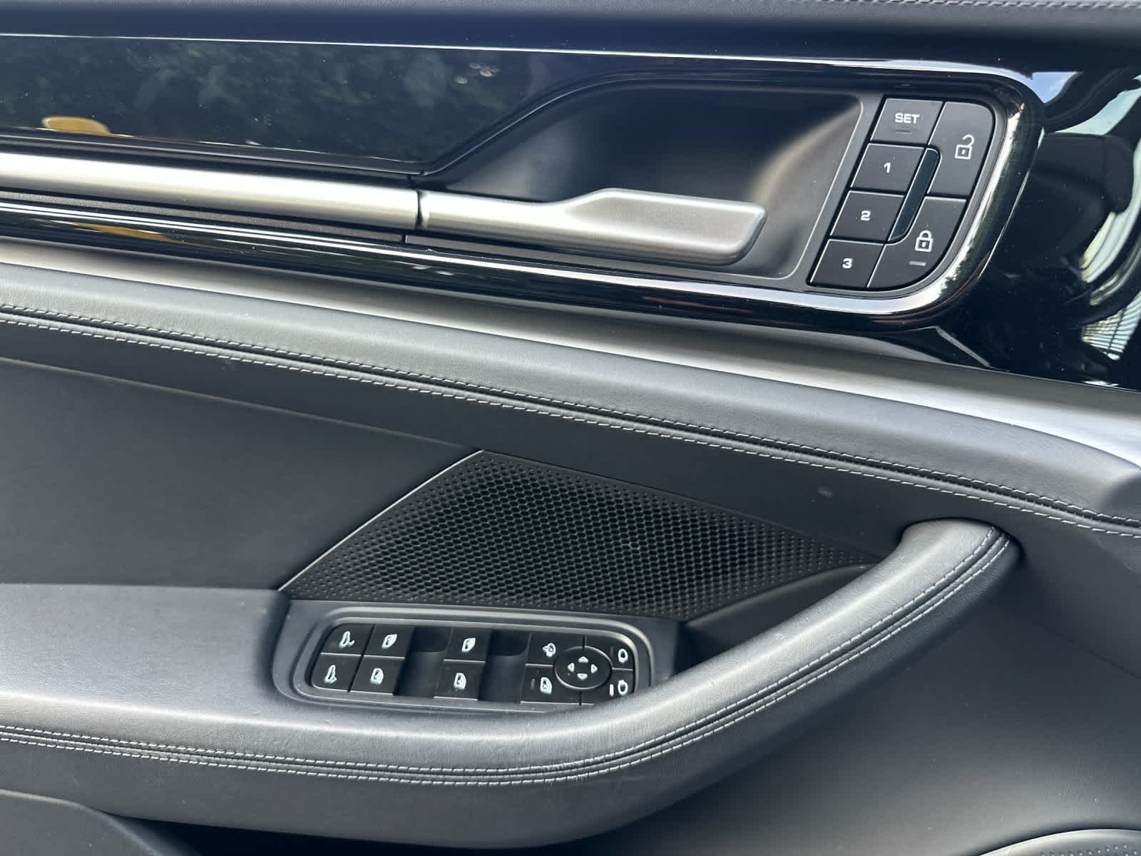 Thumbnail: 2024 Porsche Panamera - 12