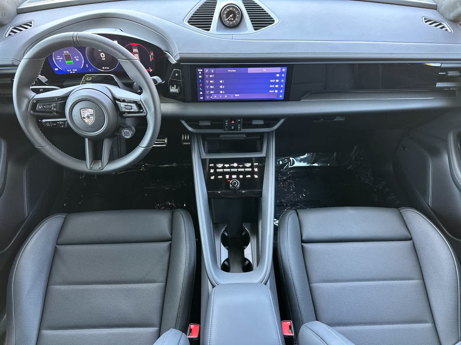 Thumbnail: 2026 Porsche Macan - 6