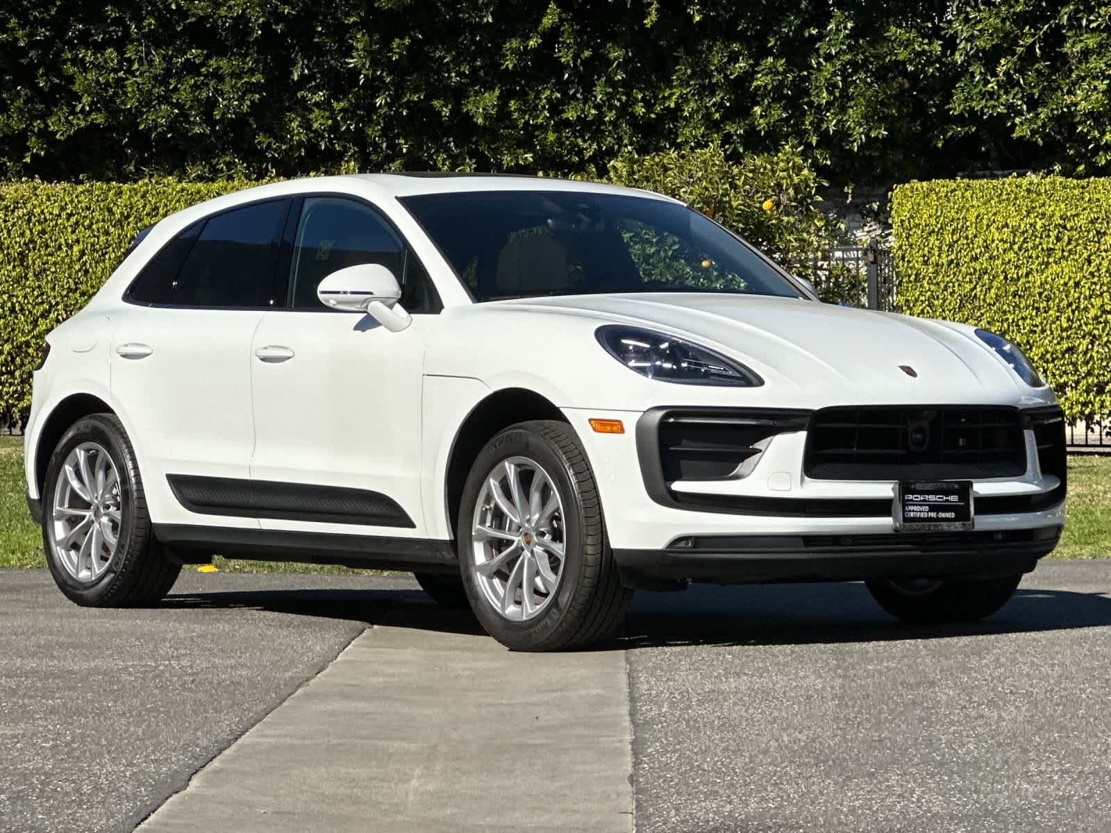 Thumbnail: 2025 Porsche Macan - 10