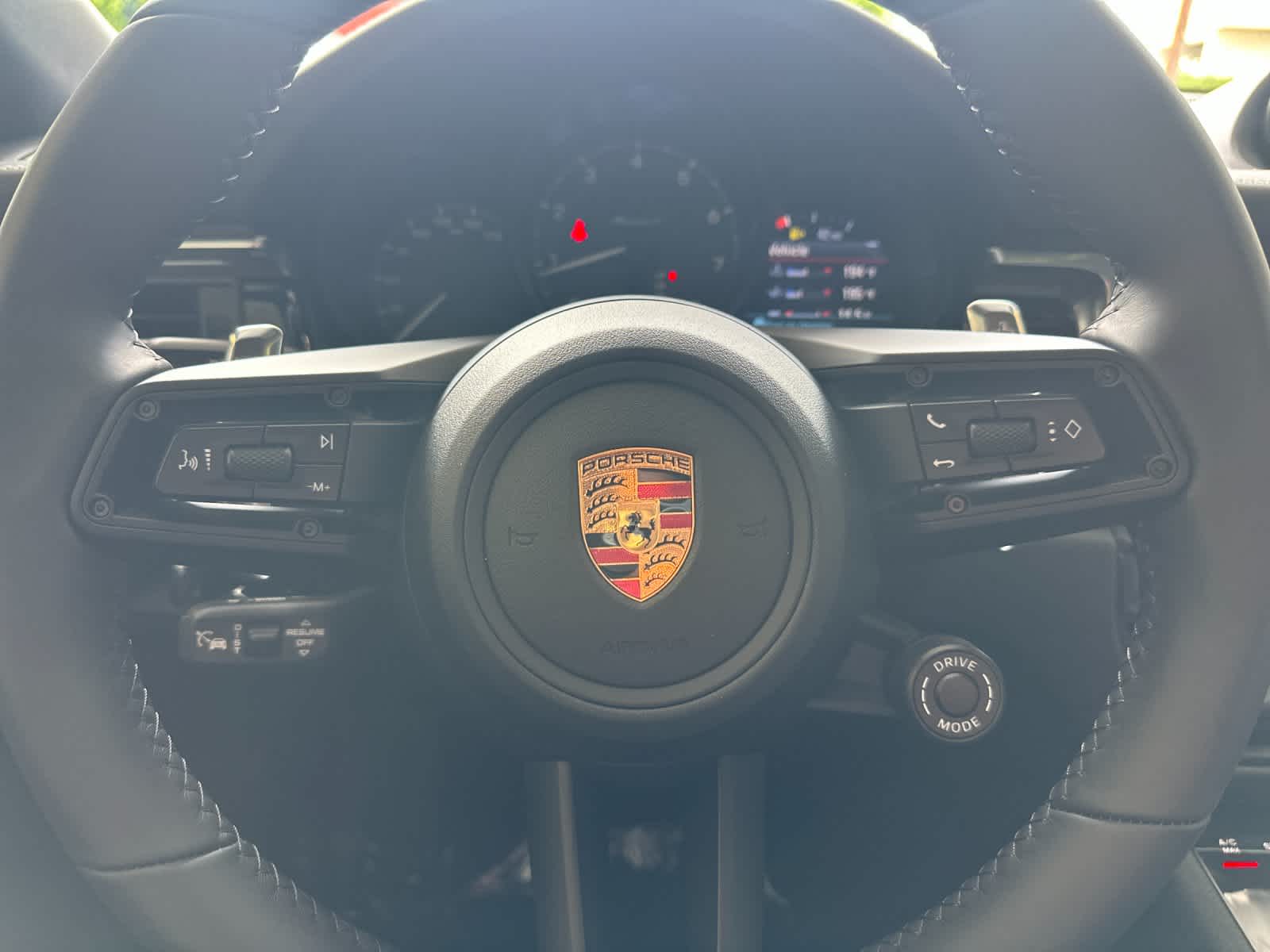 Thumbnail: 2026 Porsche Macan - 26