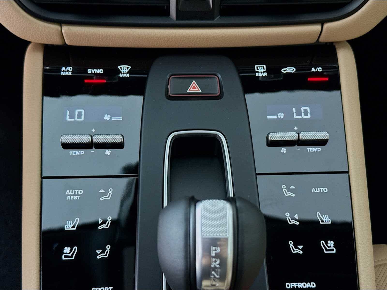 Thumbnail: 2026 Porsche Macan - 13