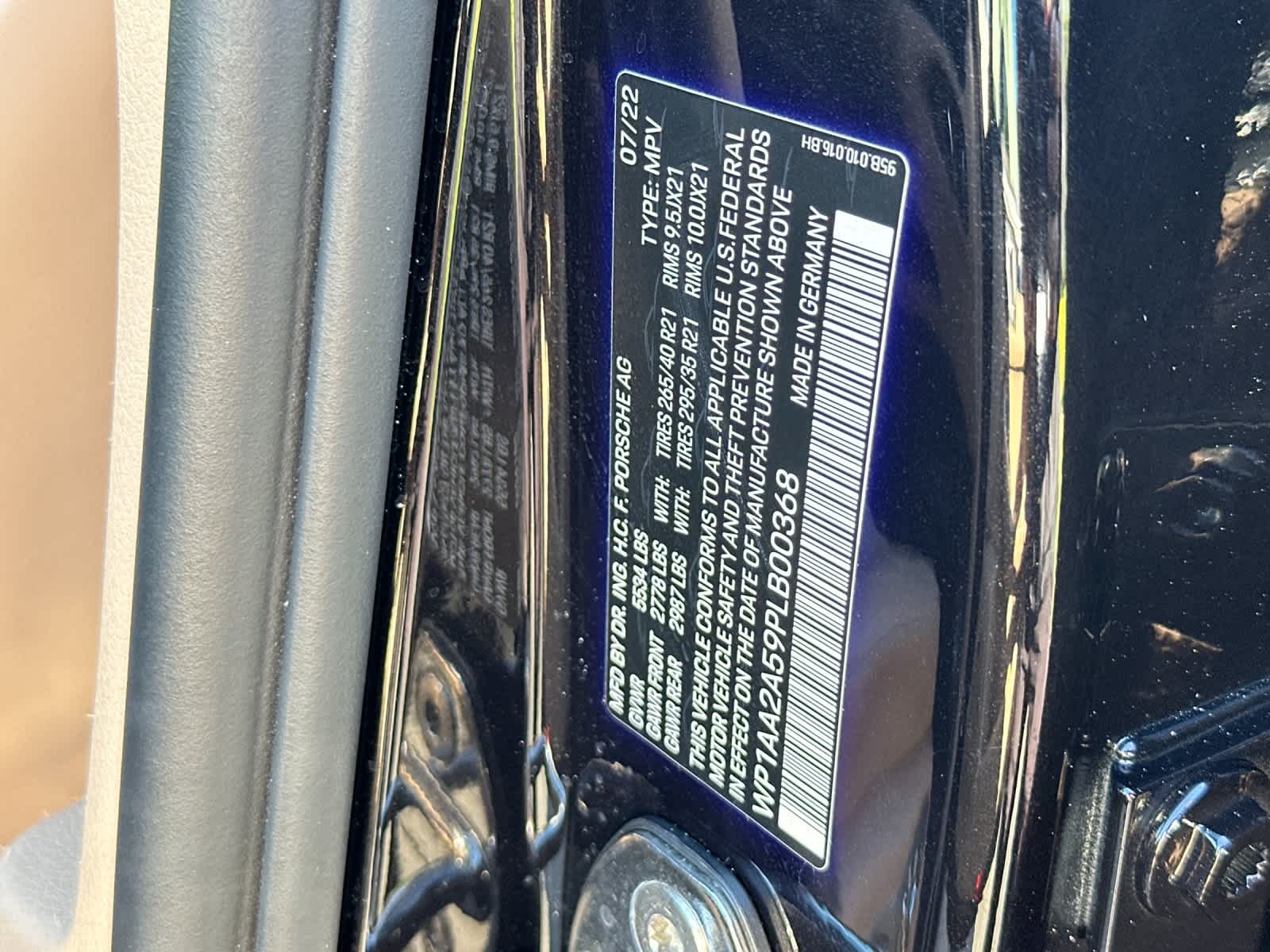 Thumbnail: 2023 Porsche Macan - 32