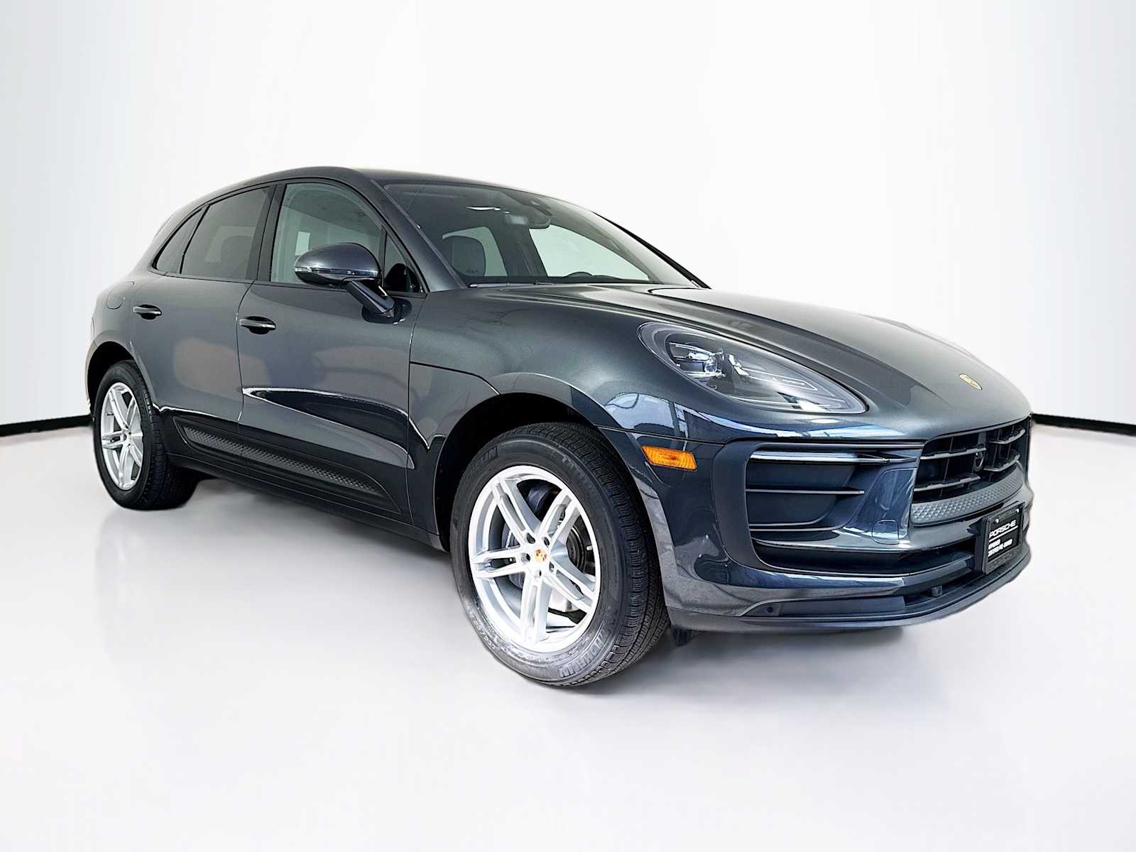 Thumbnail: 2023 Porsche Macan - 7