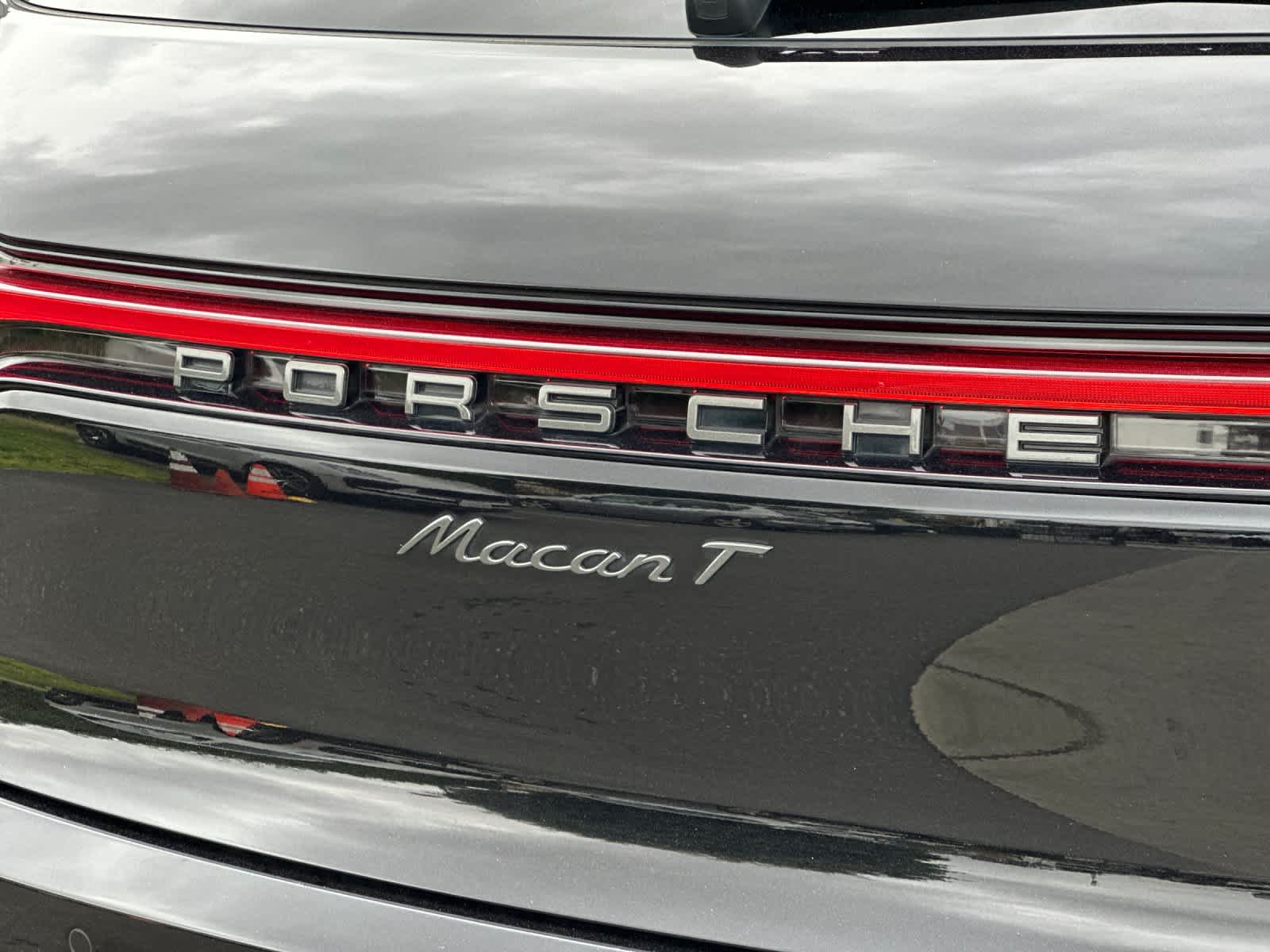 Thumbnail: 2023 Porsche Macan - 30