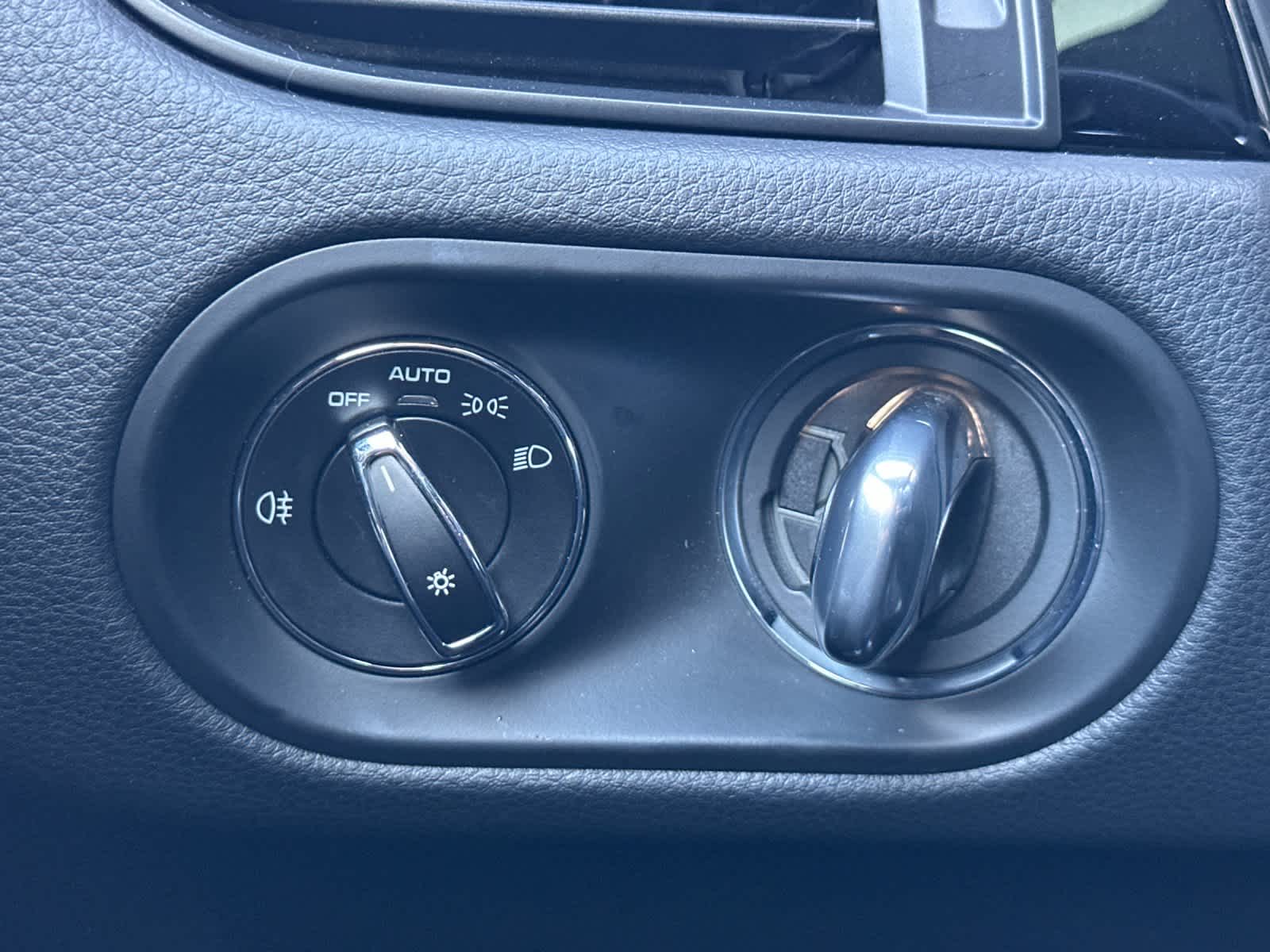 Thumbnail: 2025 Porsche Macan - 29